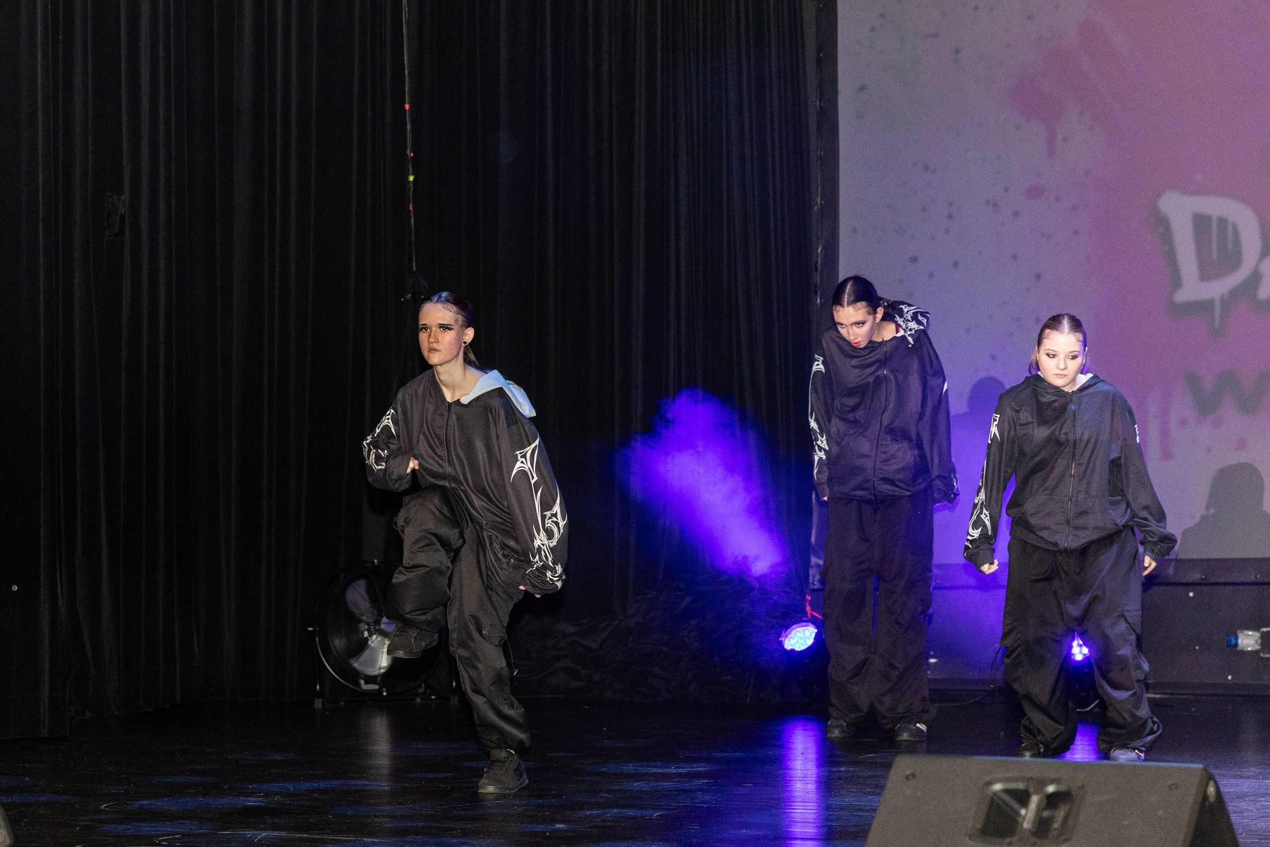 LEO DANCE SHOW WINTER 2025. Семейный и детский фотограф в Варшаве Мила Бобровская