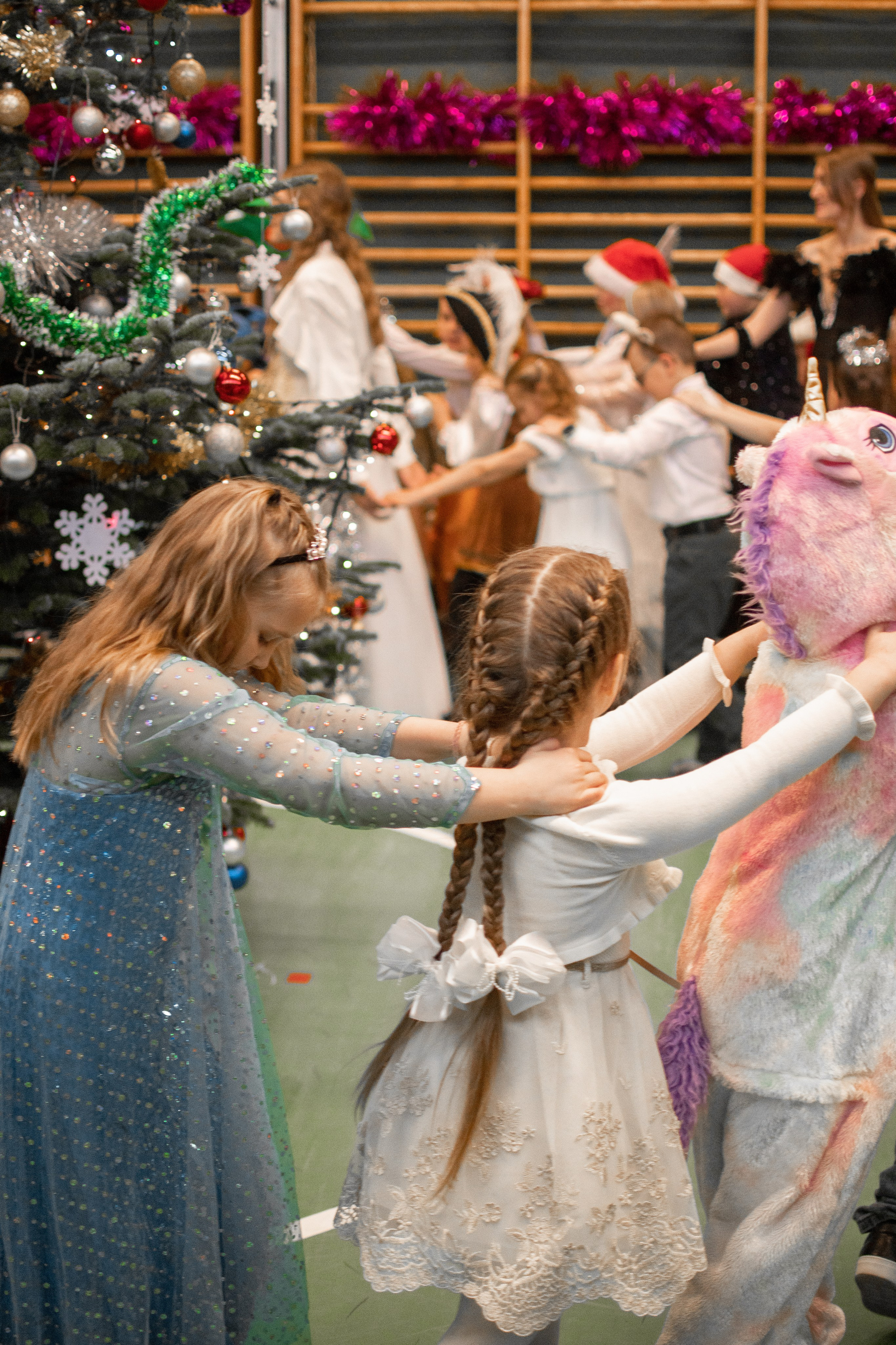 Новогодний хоровод. Семейный и детский фотограф