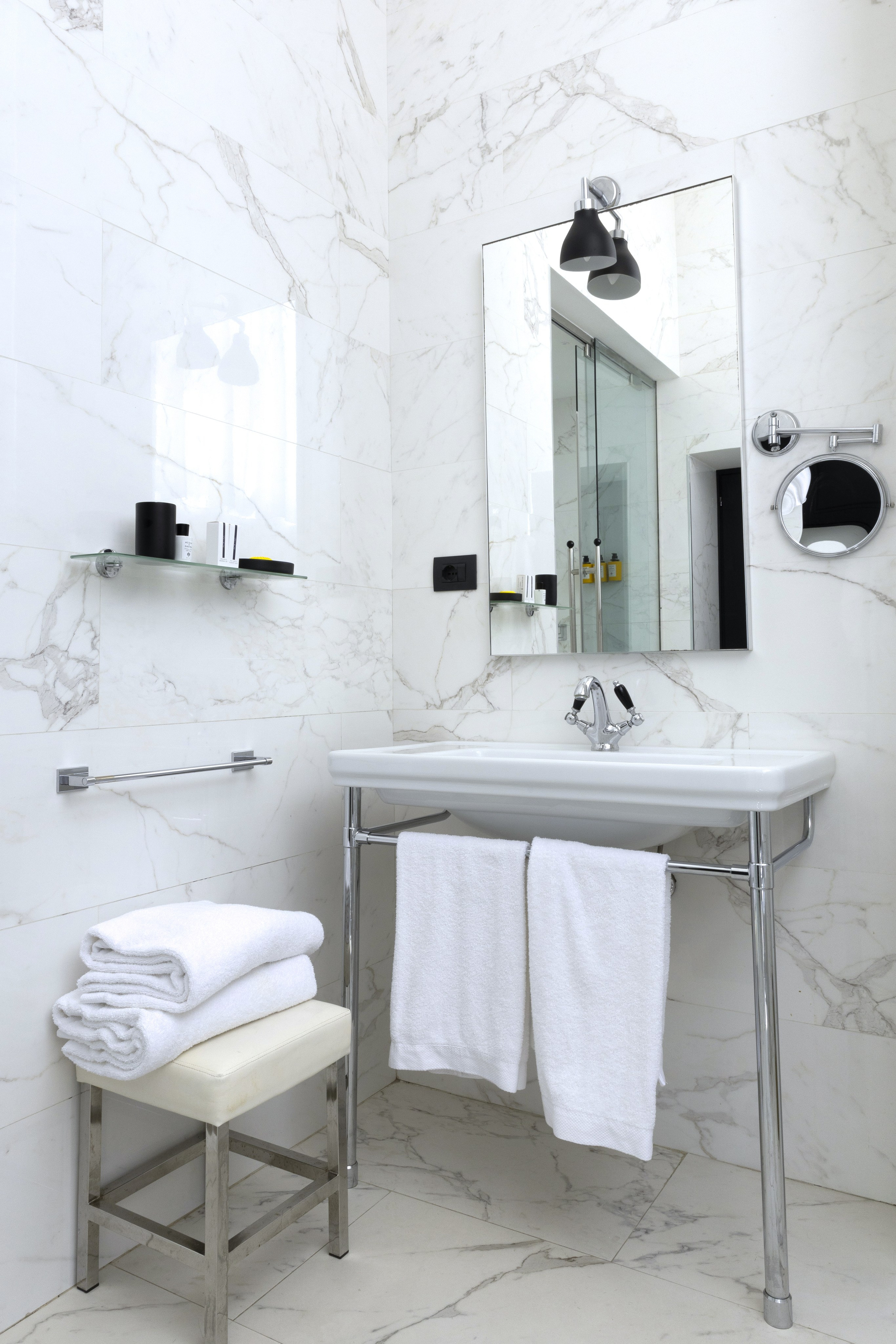 ROMA LUXUS. Elizaveta Razumova | Fotografa Cinematica per Love Story, Matrimoni e Ritratti