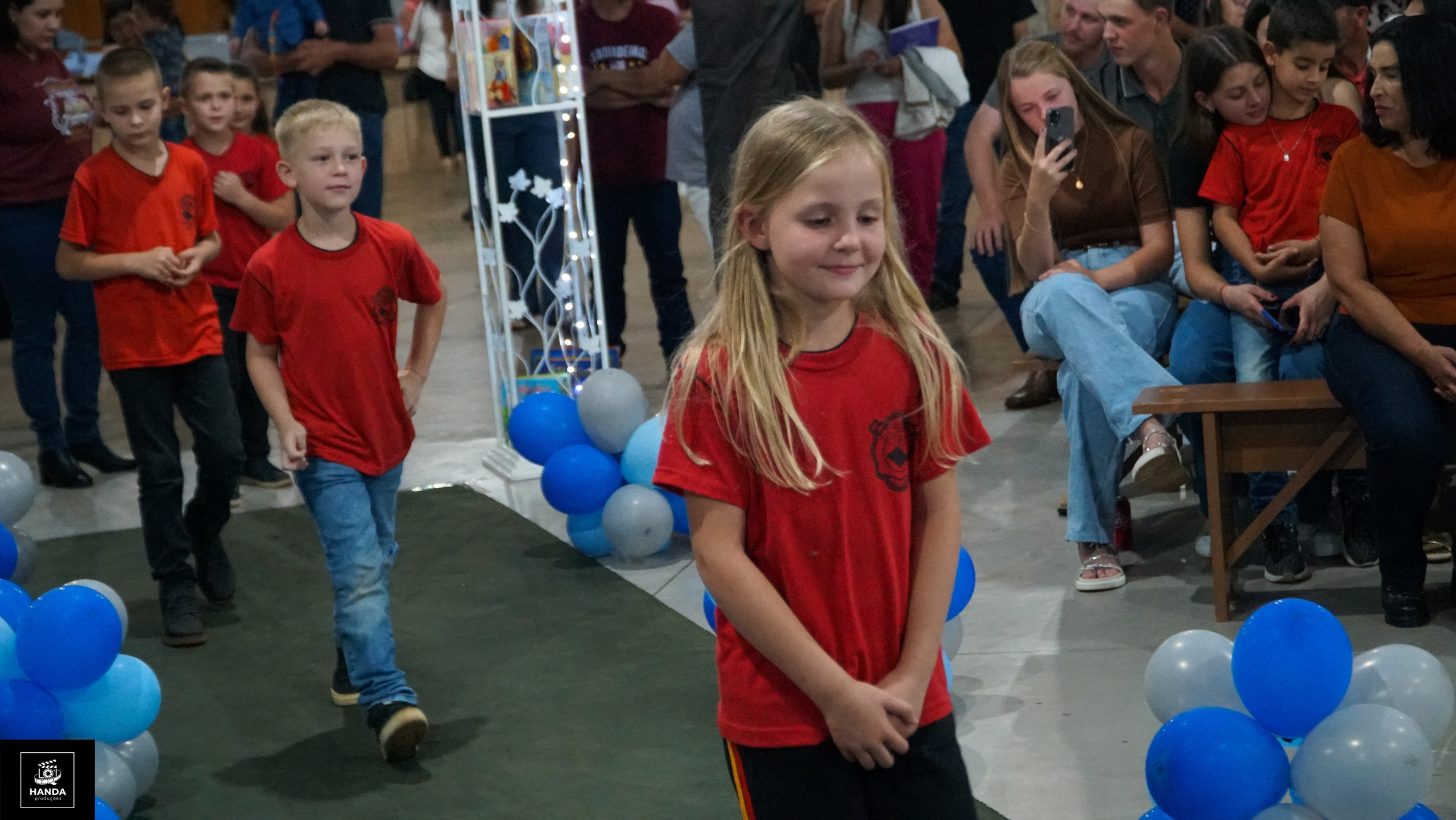 Noite autógrafos colégio Aurélio Buarque de Holanda. Handa Produções