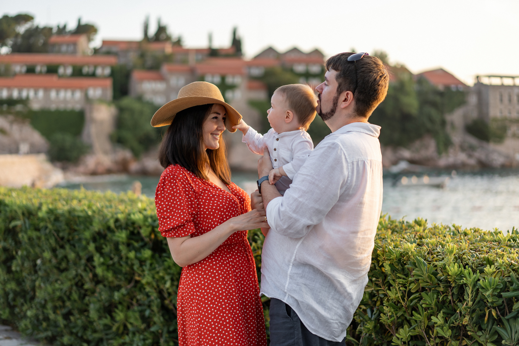 Family photoshoot in Sveti-sefan (Milocer)