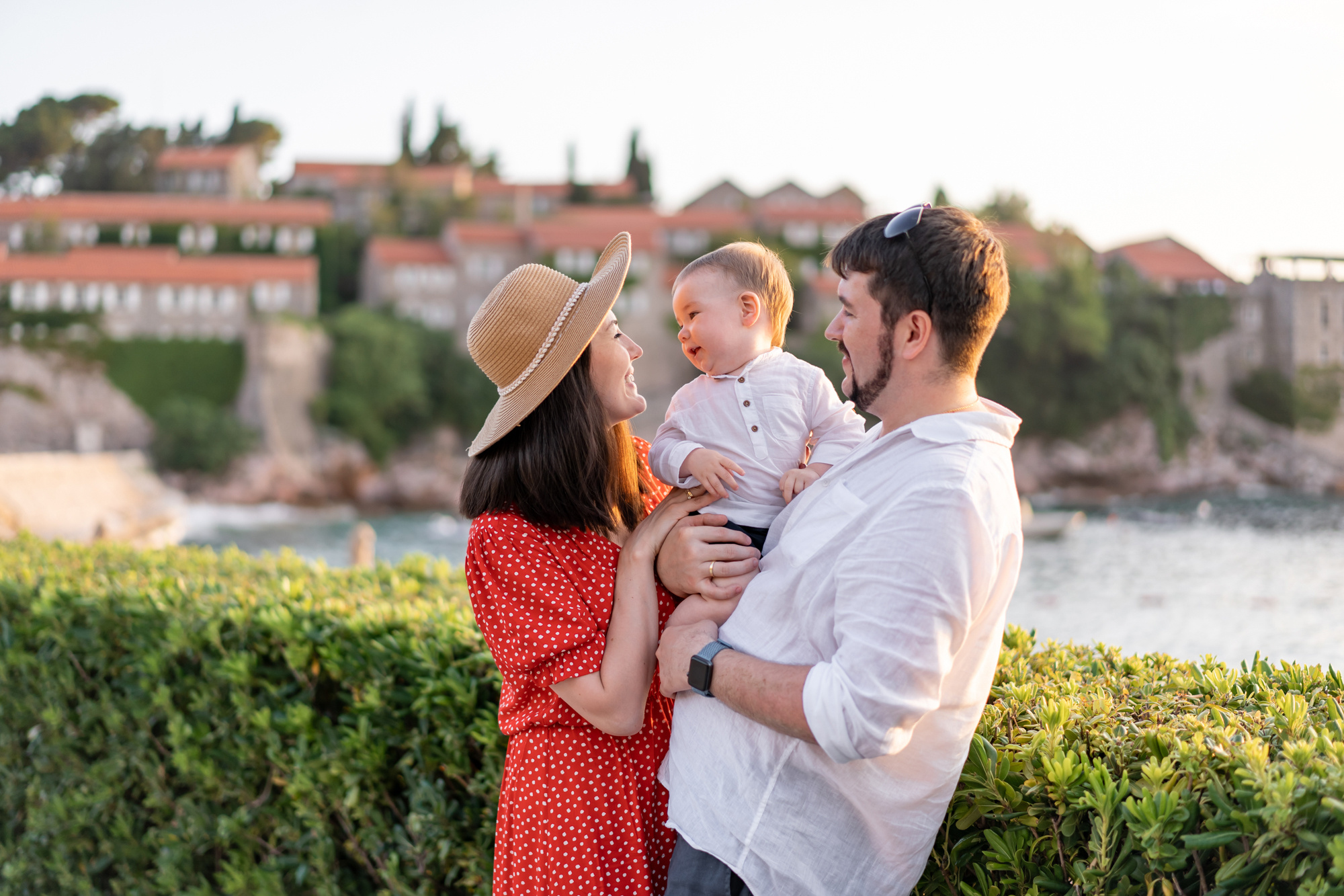 Family photoshoot in Sveti-sefan (Milocer)