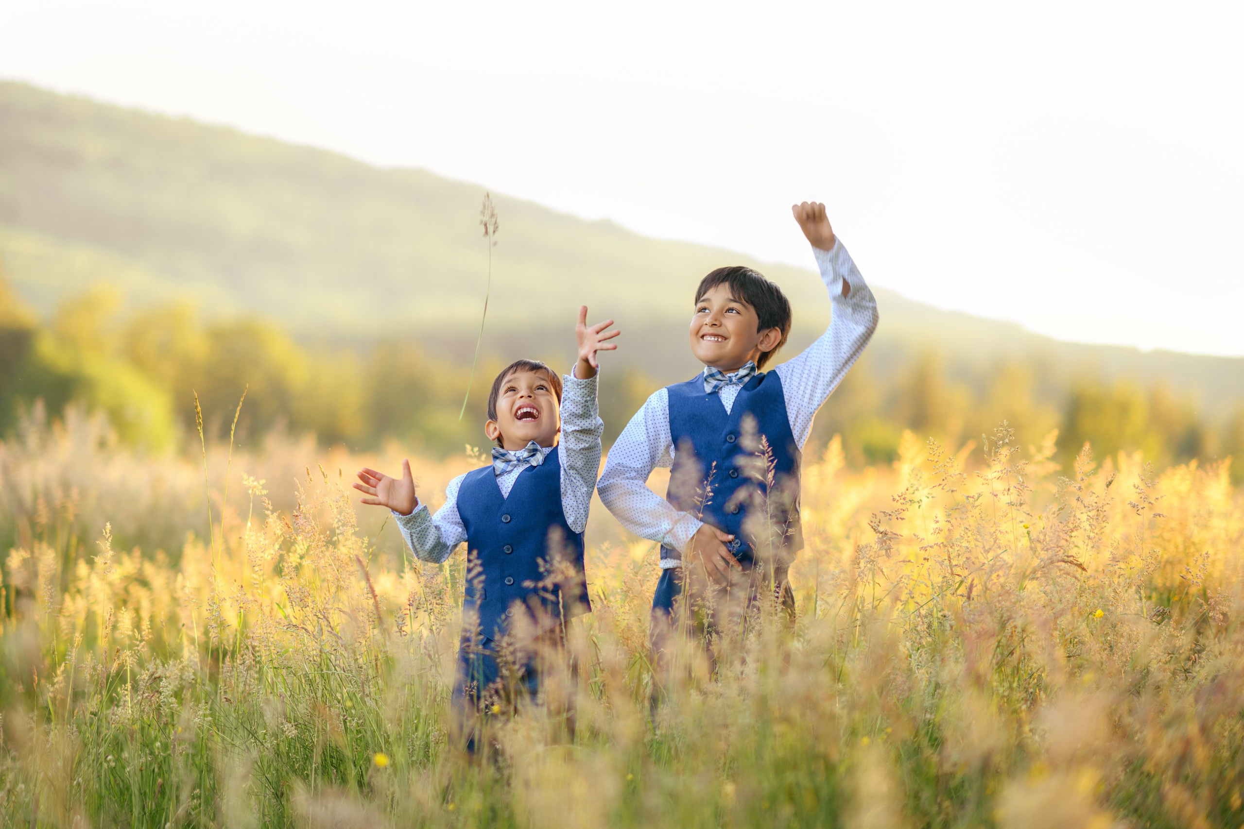 Jisha and her family. Wedding & family photography in Seattle area. Helen Michelle photographer