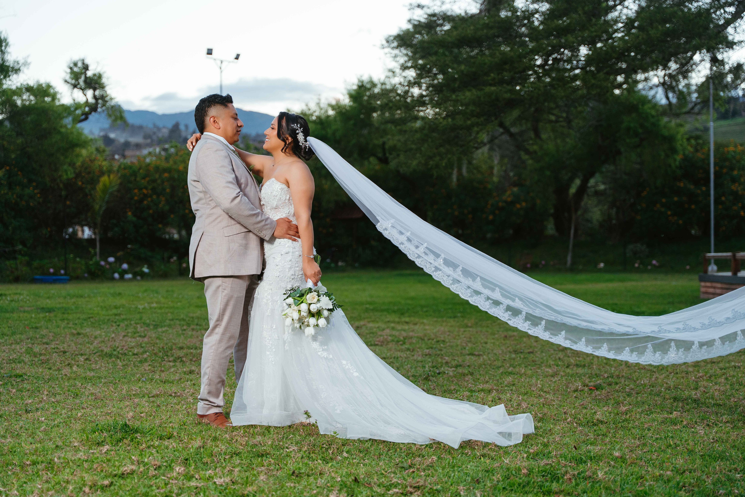 Karol y Jairon. Fotógrafo de bodas en Loja Ecuador | Piero Alvarez PH