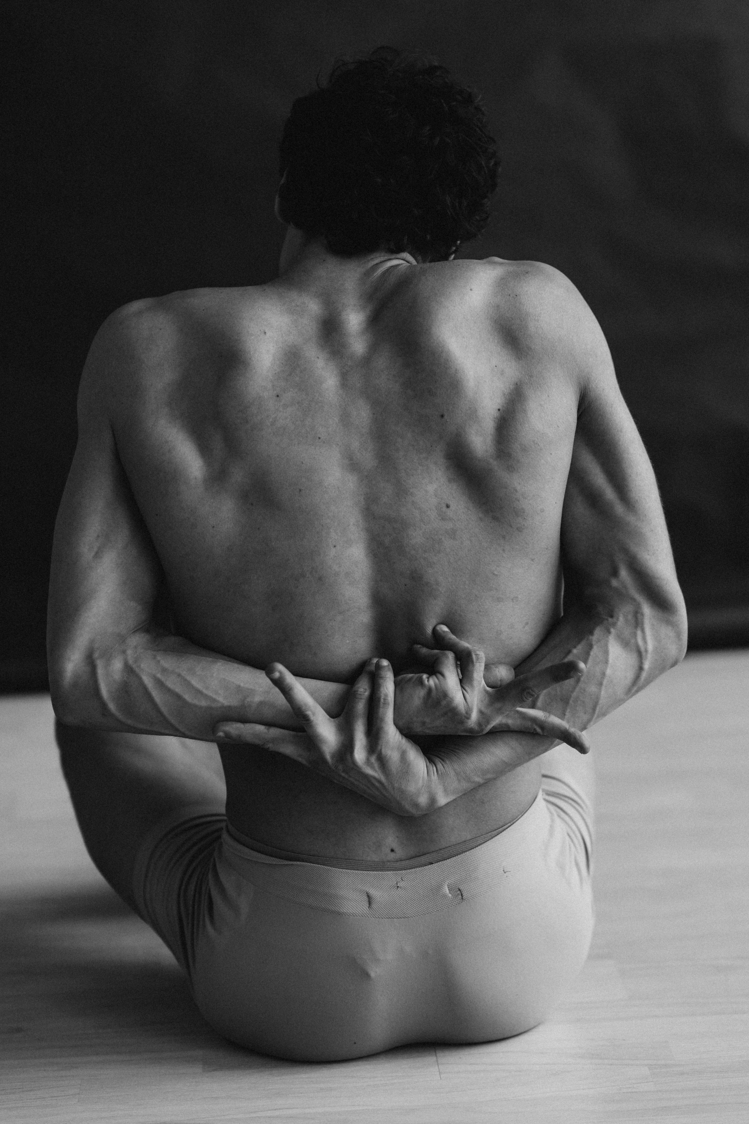 DANCERS. Victoria Olonen – Cinematic Portrait Artist | Helsinki & Europe