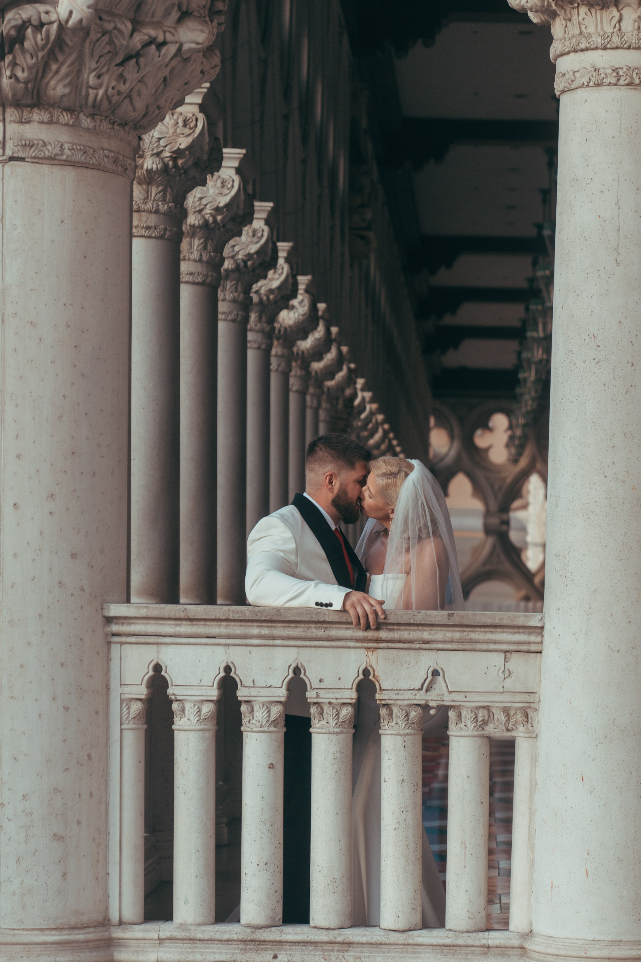 Chris&Holly. Wedding & elopement photographer Viktoriya Kravtsov. Las Vegas