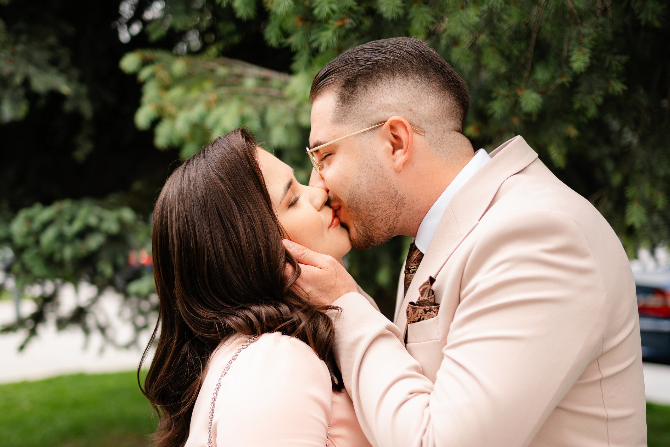 Olivia & Alex. Wedding Photographer, based in Iasi, Romania, but will travel all over the globe to make sure you look amazing in all your wedding photos