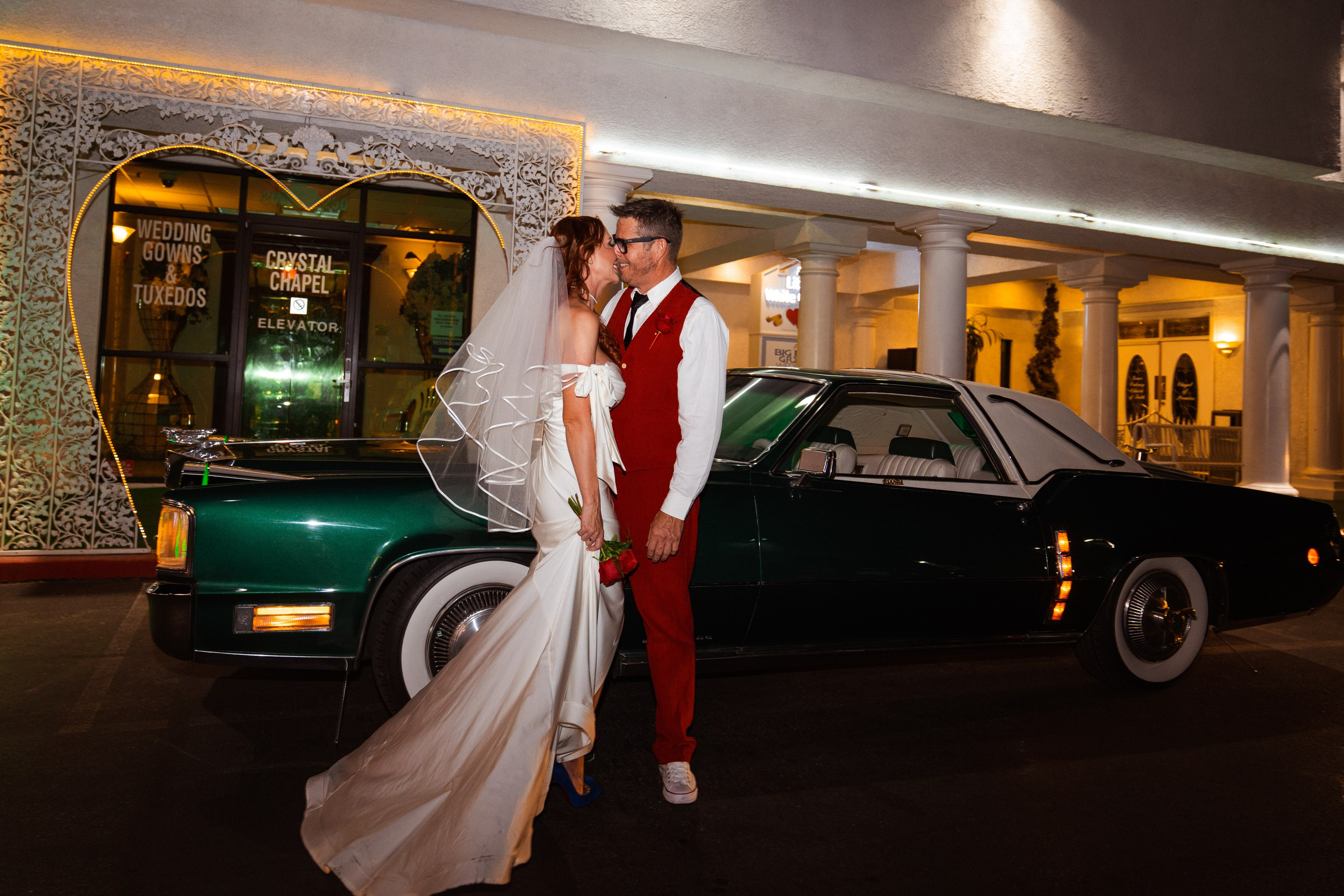 Rebecca&Todd. Wedding & elopement photographer Viktoriya Kravtsov. Las Vegas
