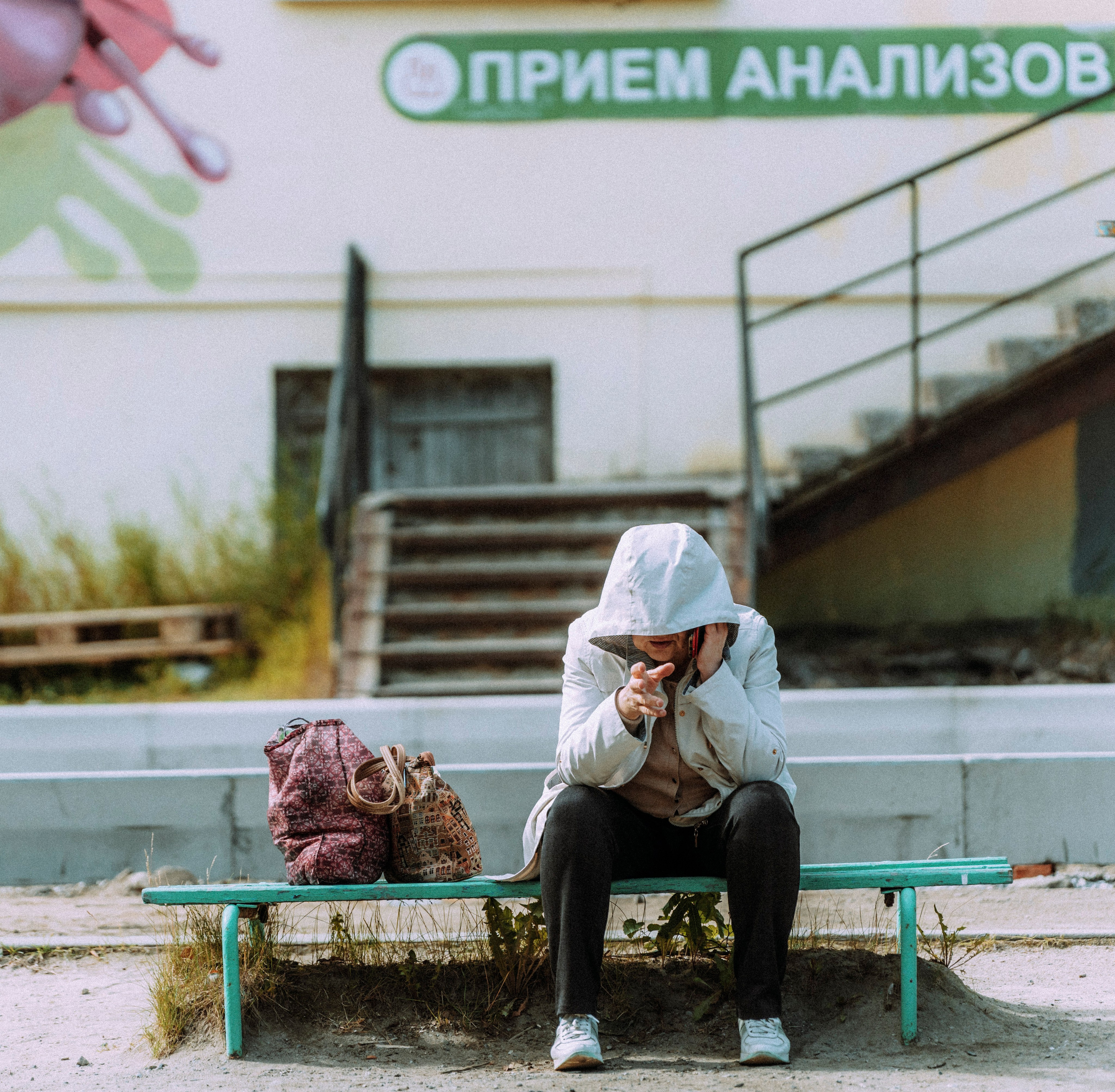 2024. Стрит-фотография, полная абсурда, идиотизма и красоты