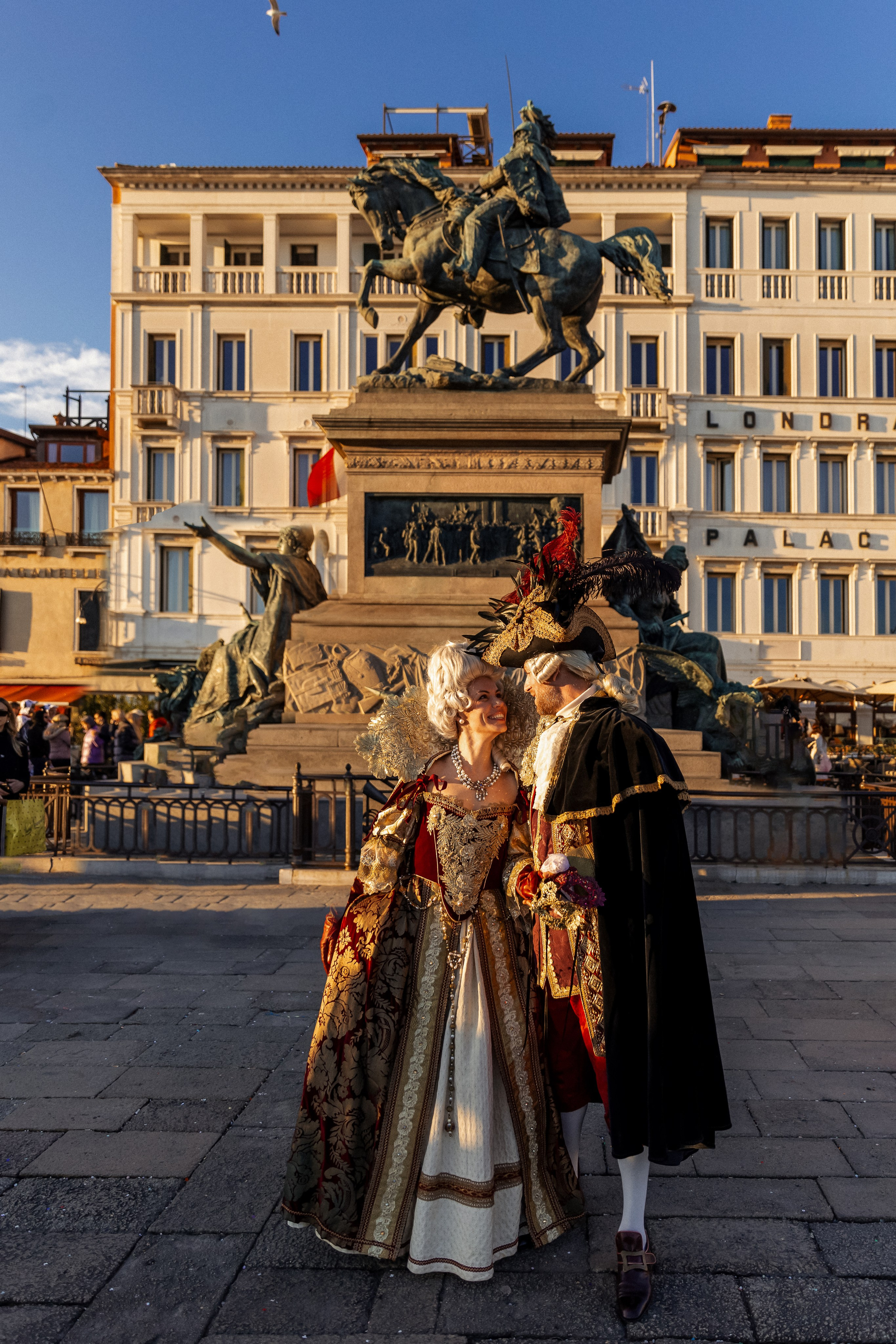 Aleksandr & Ekaterina in venetian carnival
