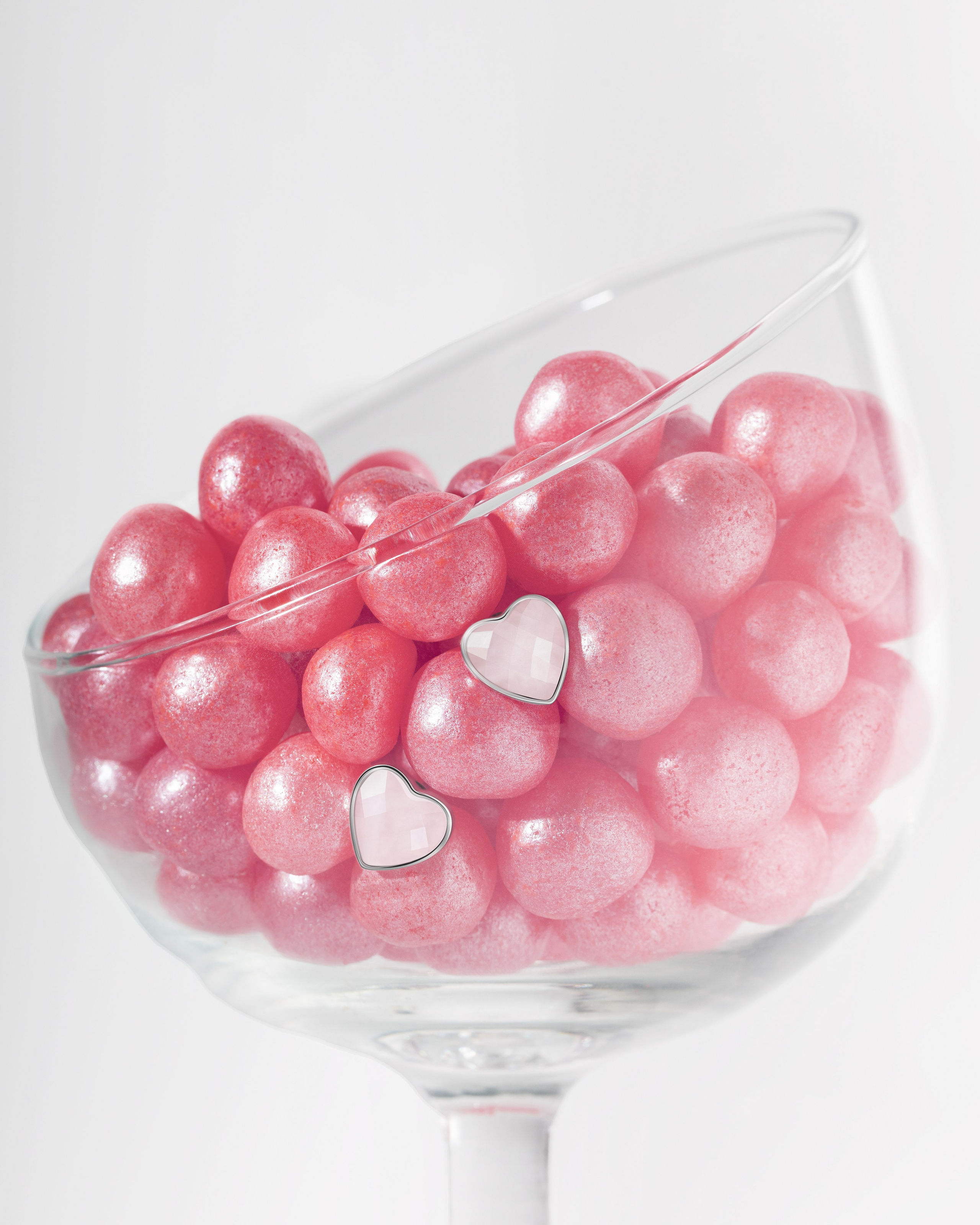 jewelry retouching, high-end jewelry editing, ring photo retouch, necklace retouching, earring retouch, bracelet photo editing, gold jewelry editing, silver retouching, diamond photo retouch, gemstone retouching, jewelry photo enhancement, jewelry for social media, Instagram jewelry visuals, clean jewelry retouch, shiny metal retouching, jewelry background cleanup, product retouching for Instagram, jewelry flatlay editing, sparkle enhancement, jewelry shadows retouch, jewelry color correction, commercial photo retouching, e-commerce retouching, high-end product retouching, product photography editing, clean product visuals, photo editing for brands, professional product retoucher, minimal product editing, packaging retouching, advertising photo editing