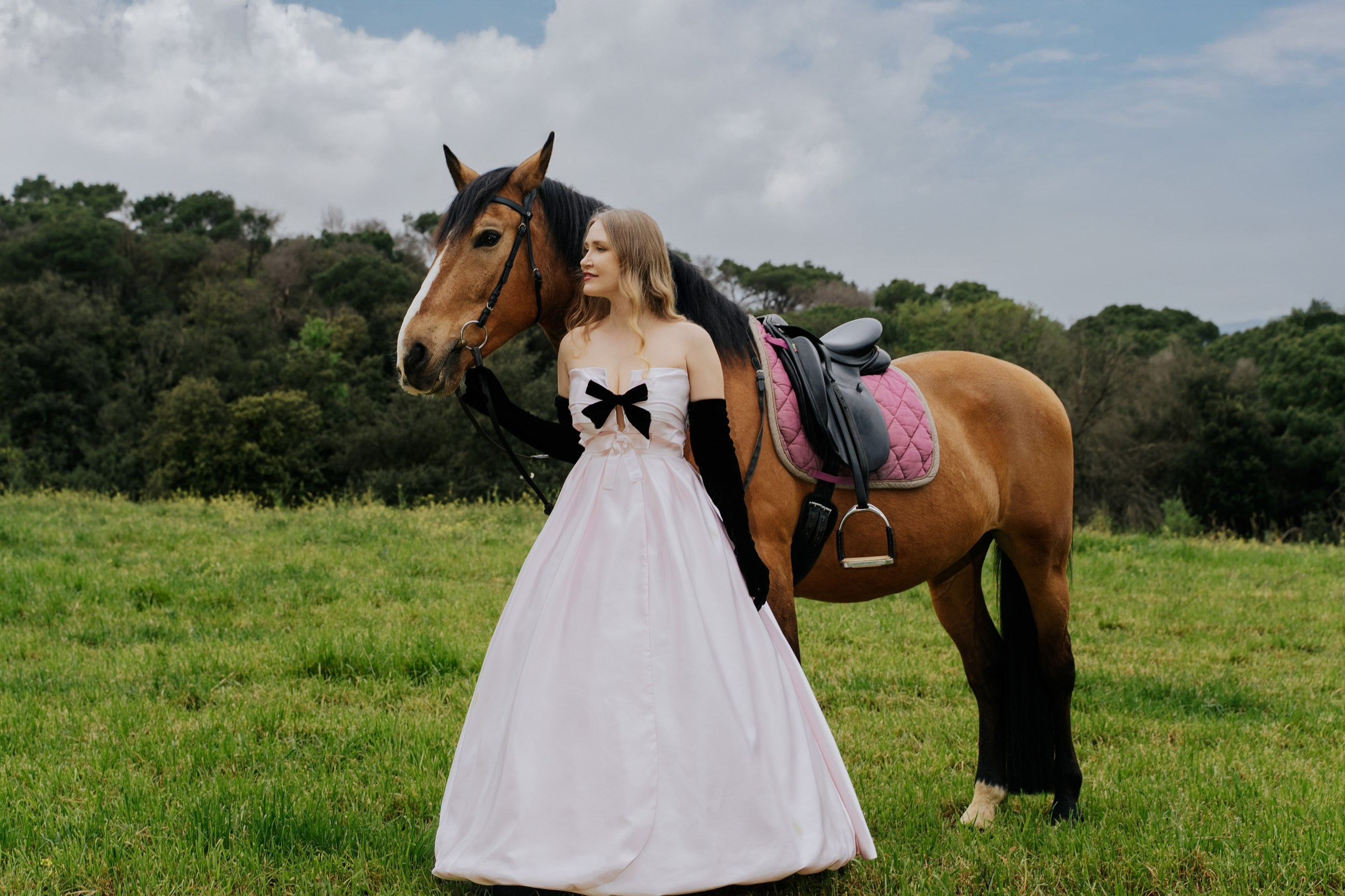 What to do in Barcelona: Unique Experience Wow Dress Photoshoot