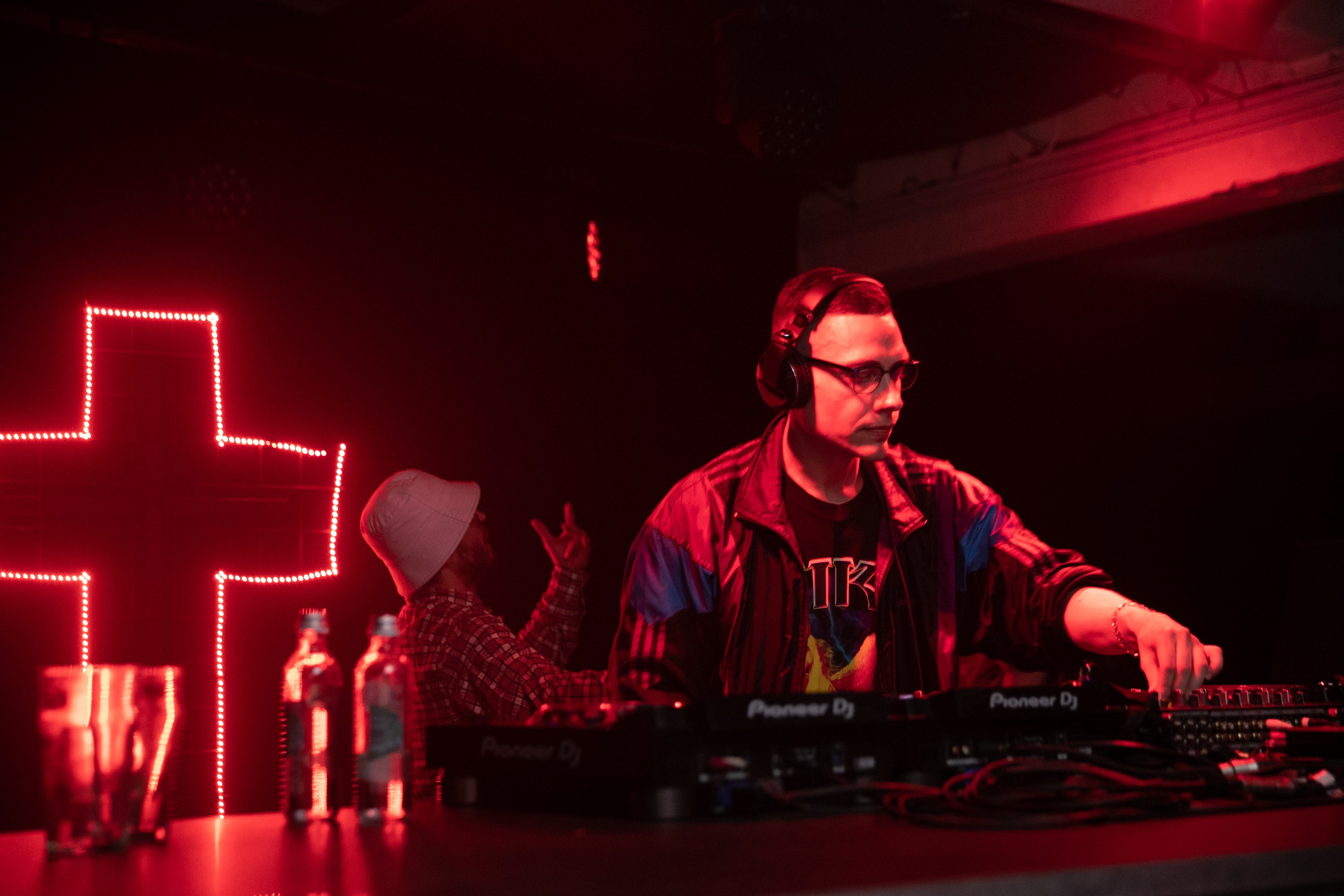 DJ Pablo Tozzi Laska bar, 2024. Sandra Garanca Portrait and event photographer