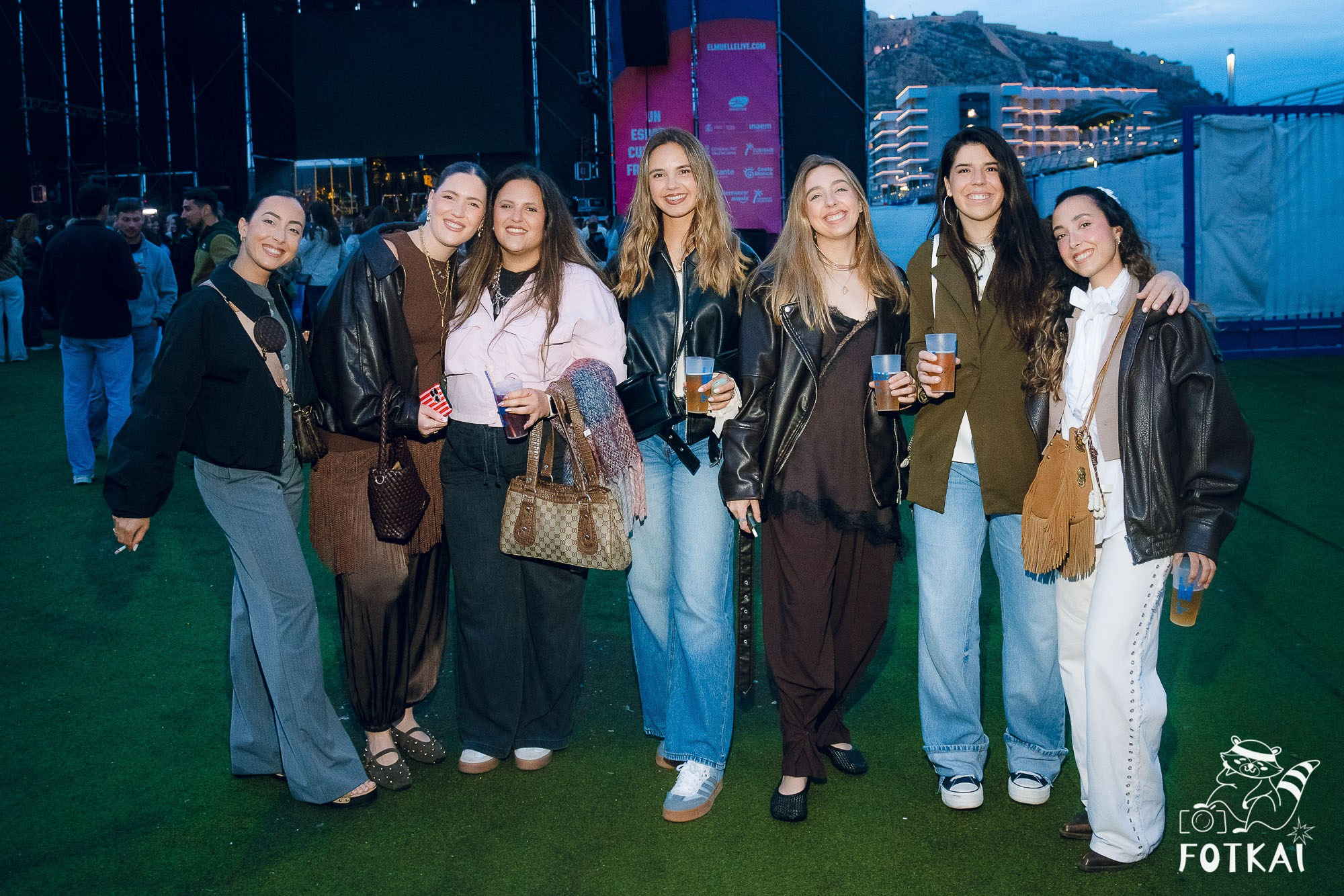 Marta Santos — Fotos del concierto en Alicante 2026: pop flamenco en El Muelle Live | FOTKAI