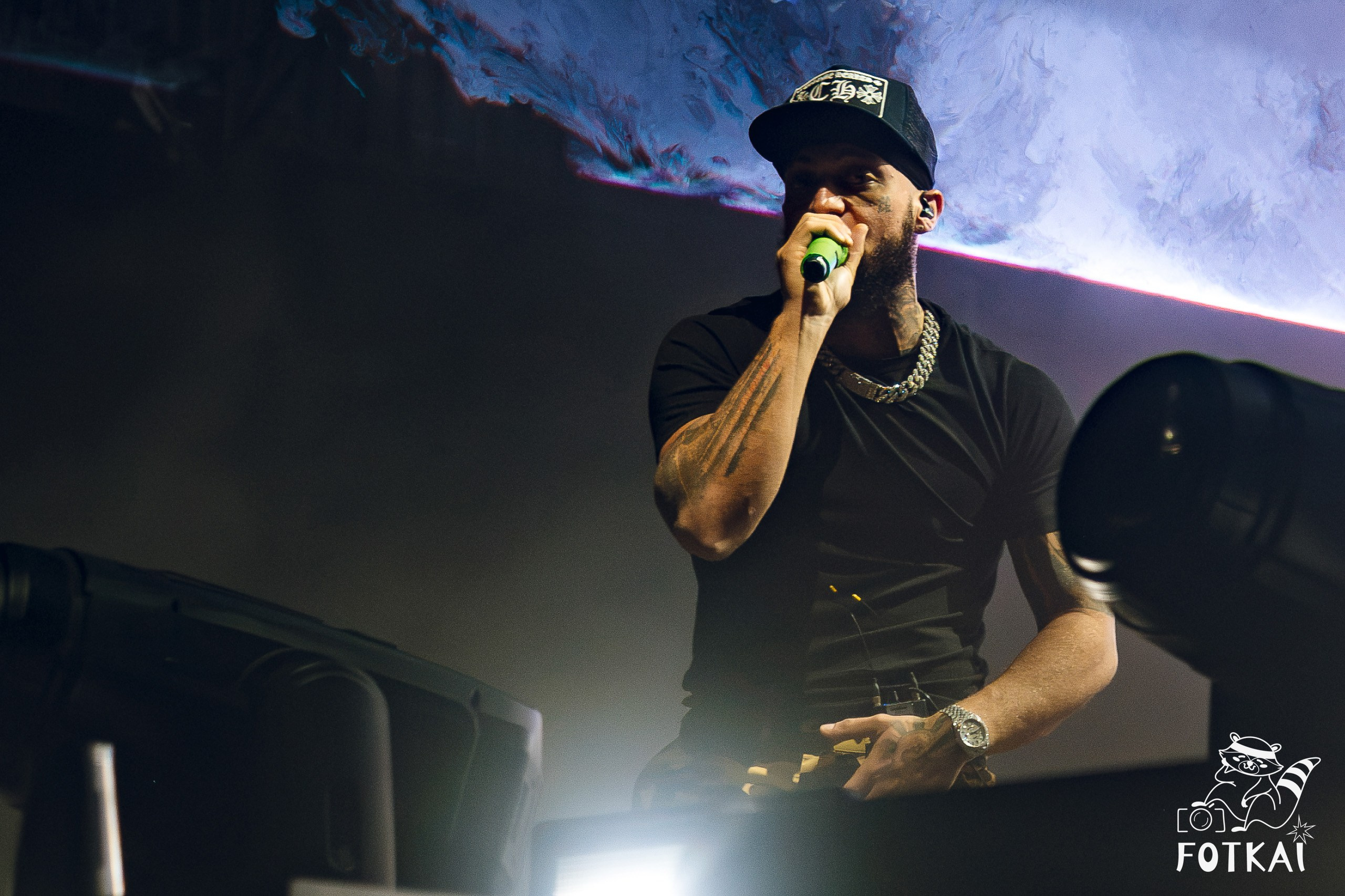 JC Reyes at Brilla Torrevieja Festival — Live Concert Photos in Torrevieja, Spain, 2026 | FOTKAI