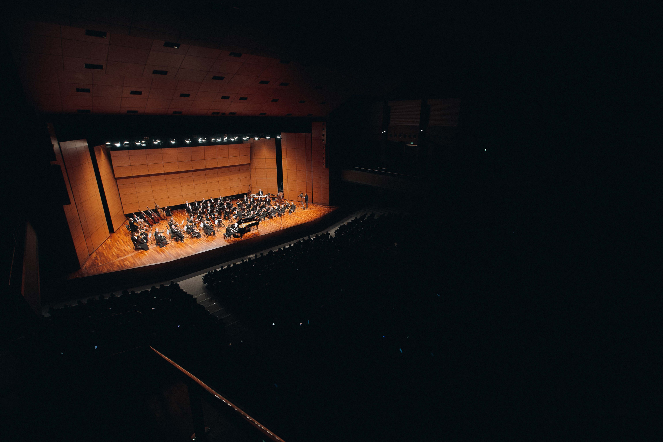 The Tchaikovsky Academic Grand Symphony Orchestra in Istanbul. Wedding&Event photographer Ismail Rzayev in Baku