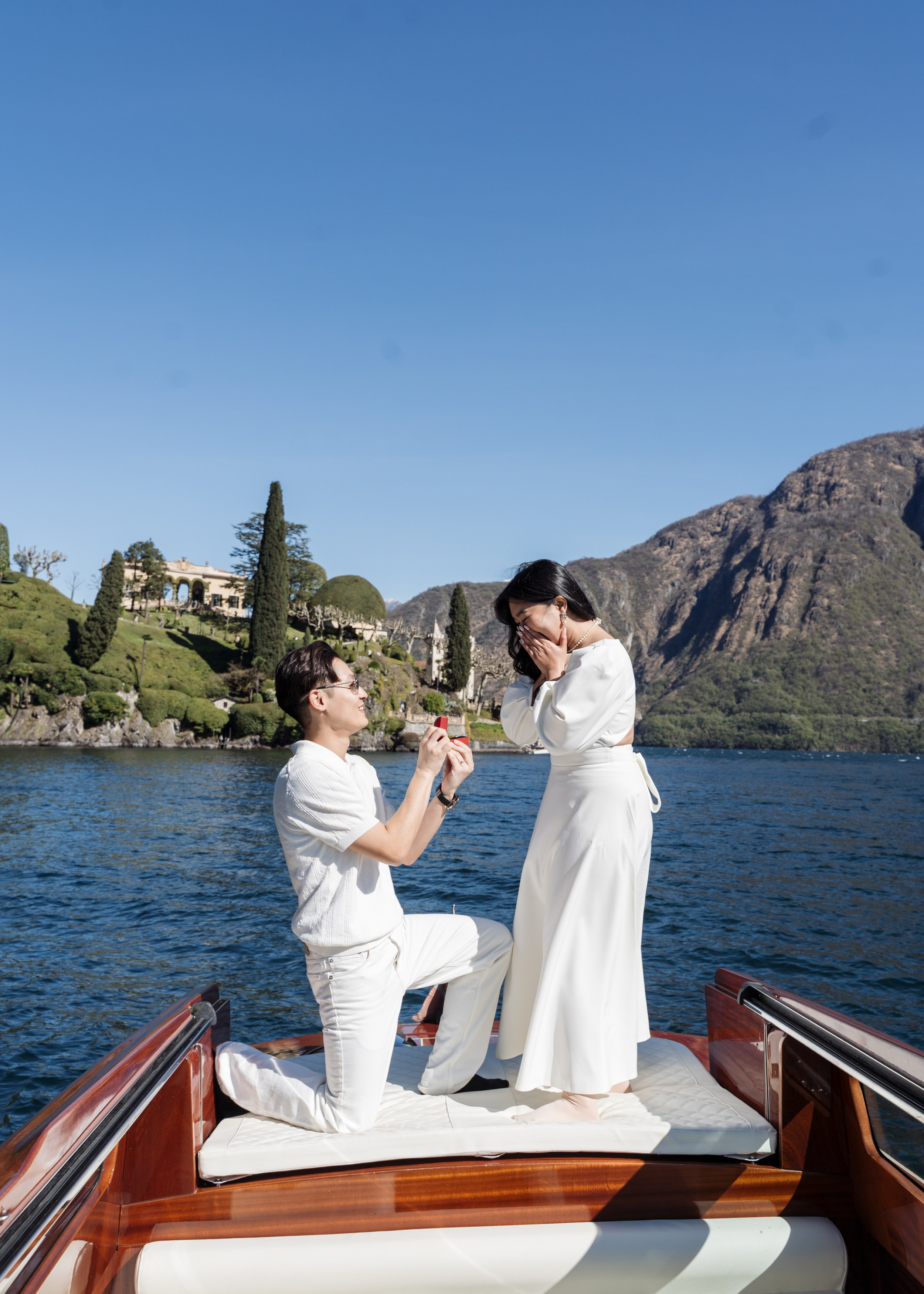 Secret Proposal on a Boat in Lake Como. Proposal Photographer in Lake Como