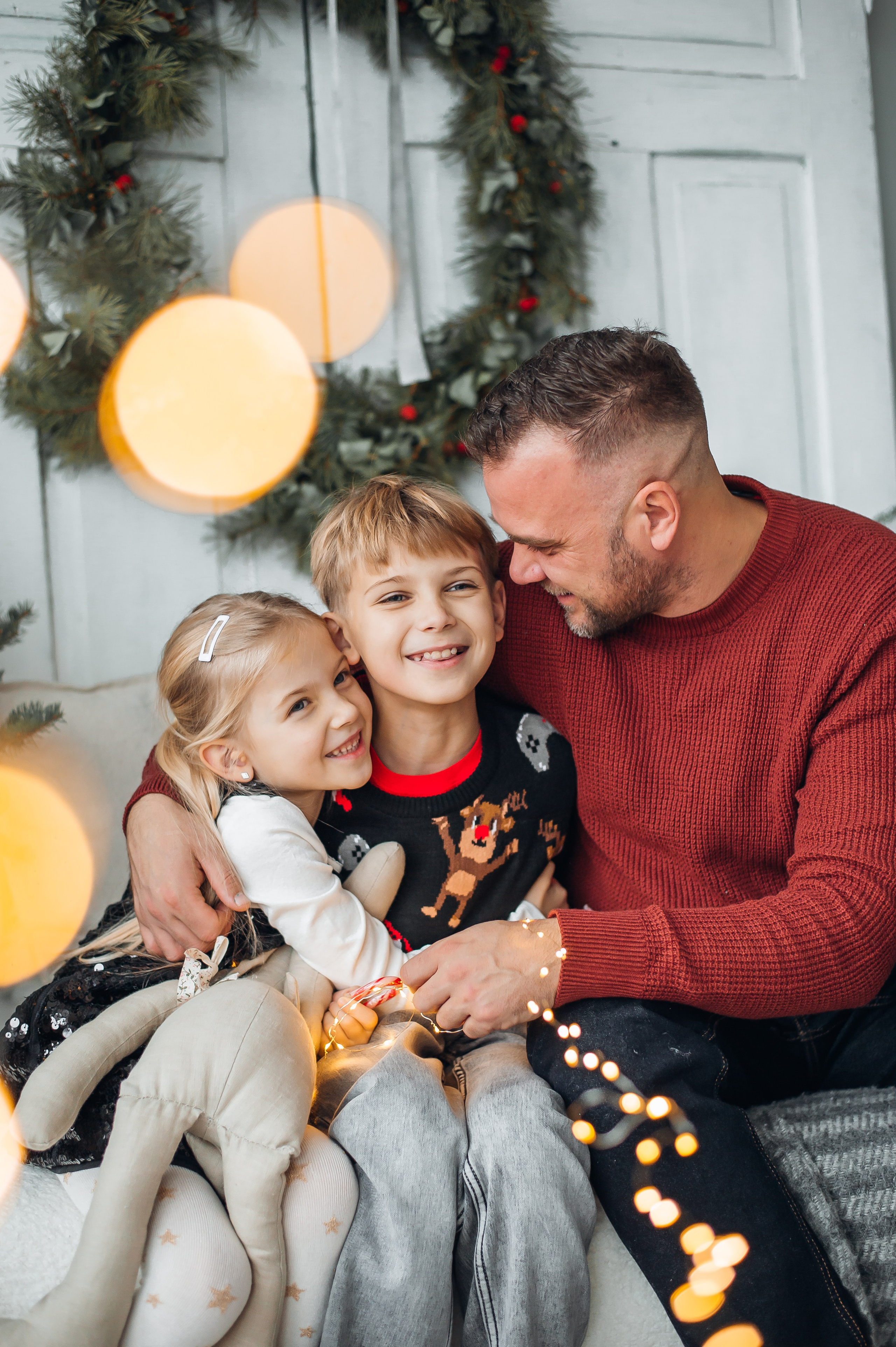 Fotosesijos studijoje. Aukse Stravi fotografė