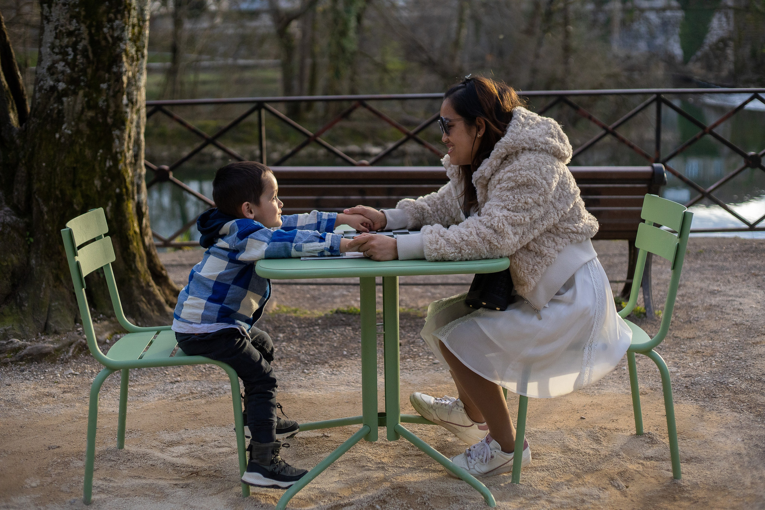 Maman et fils – émotions authentiques. Photographe et graphiste Anastasiia LITVIN - Besançon, France