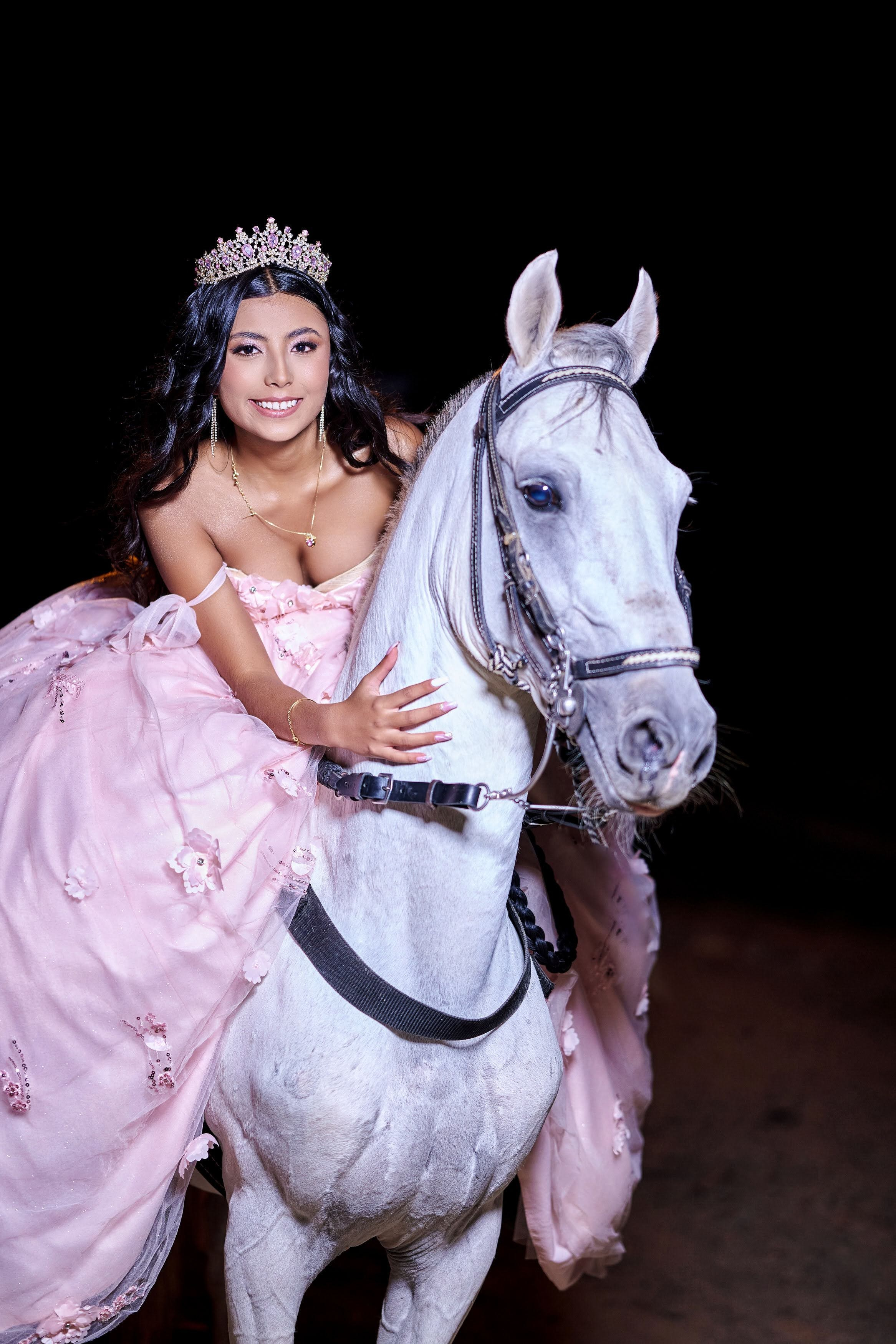 Mis 15 | Sesiones de Fotografía Modernas. Wedding Photography & Videography by ZZ Hendrick | Capturing Your Love Story in Colombia & USA