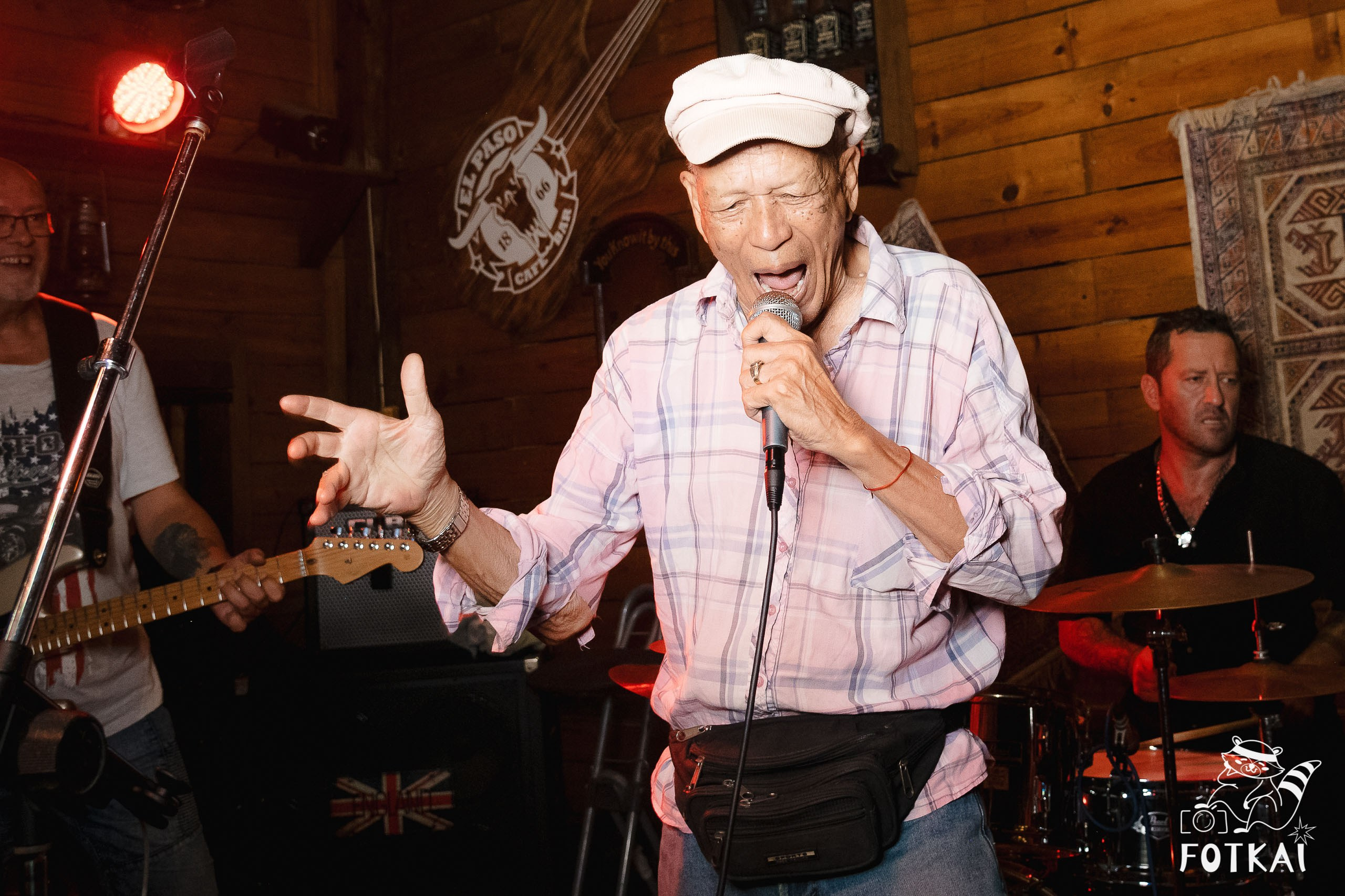 El Paso Rock Bar Torrevieja: Reportaje fotográfico 19.09.25 | FOTKAI