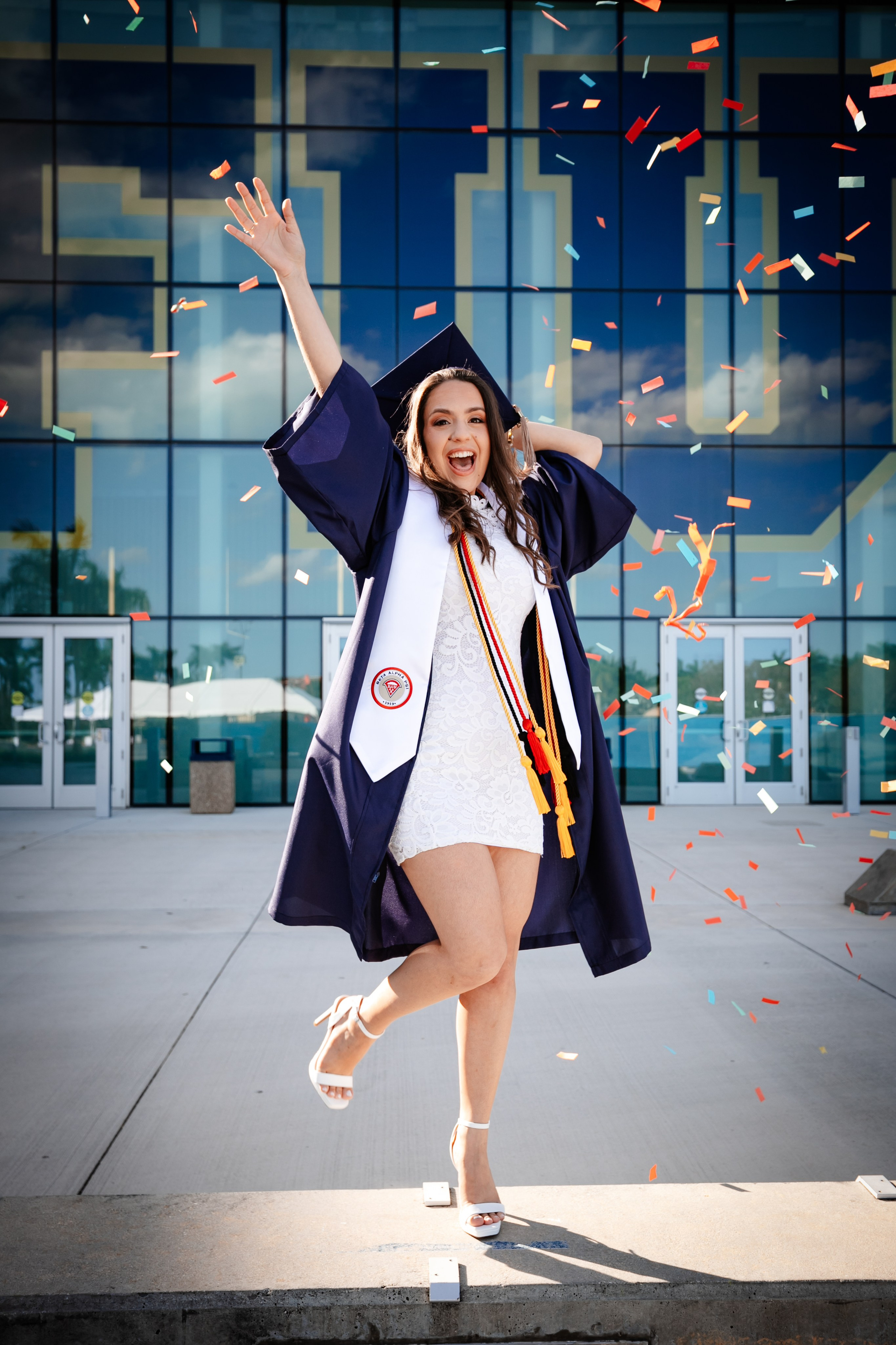 What (and Who) to Bring to Your Grad Photoshoot. Portrait and graduation photographer Marina Simanava