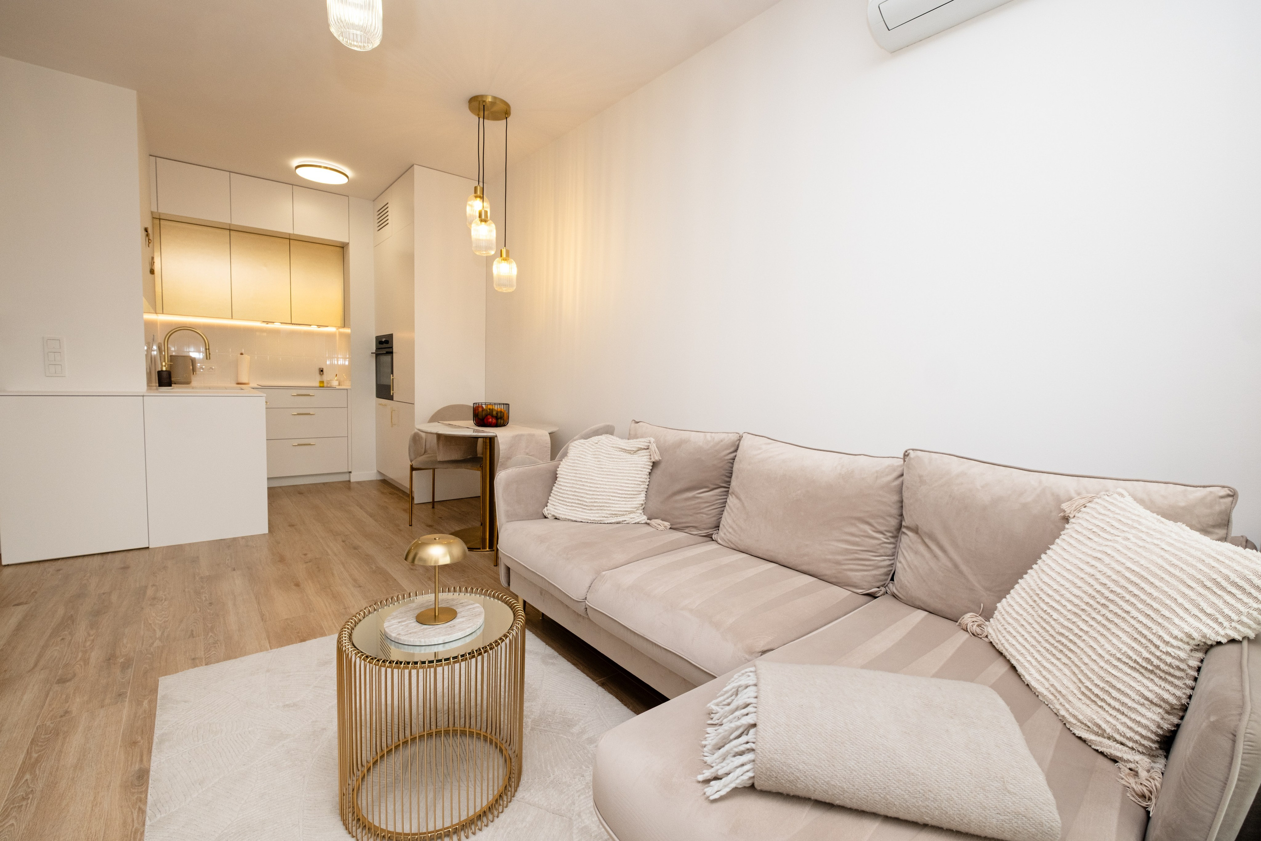 Przytulny apartament z tarasem — Zdjęcia nieruchomości. Fotograf nieruchomości