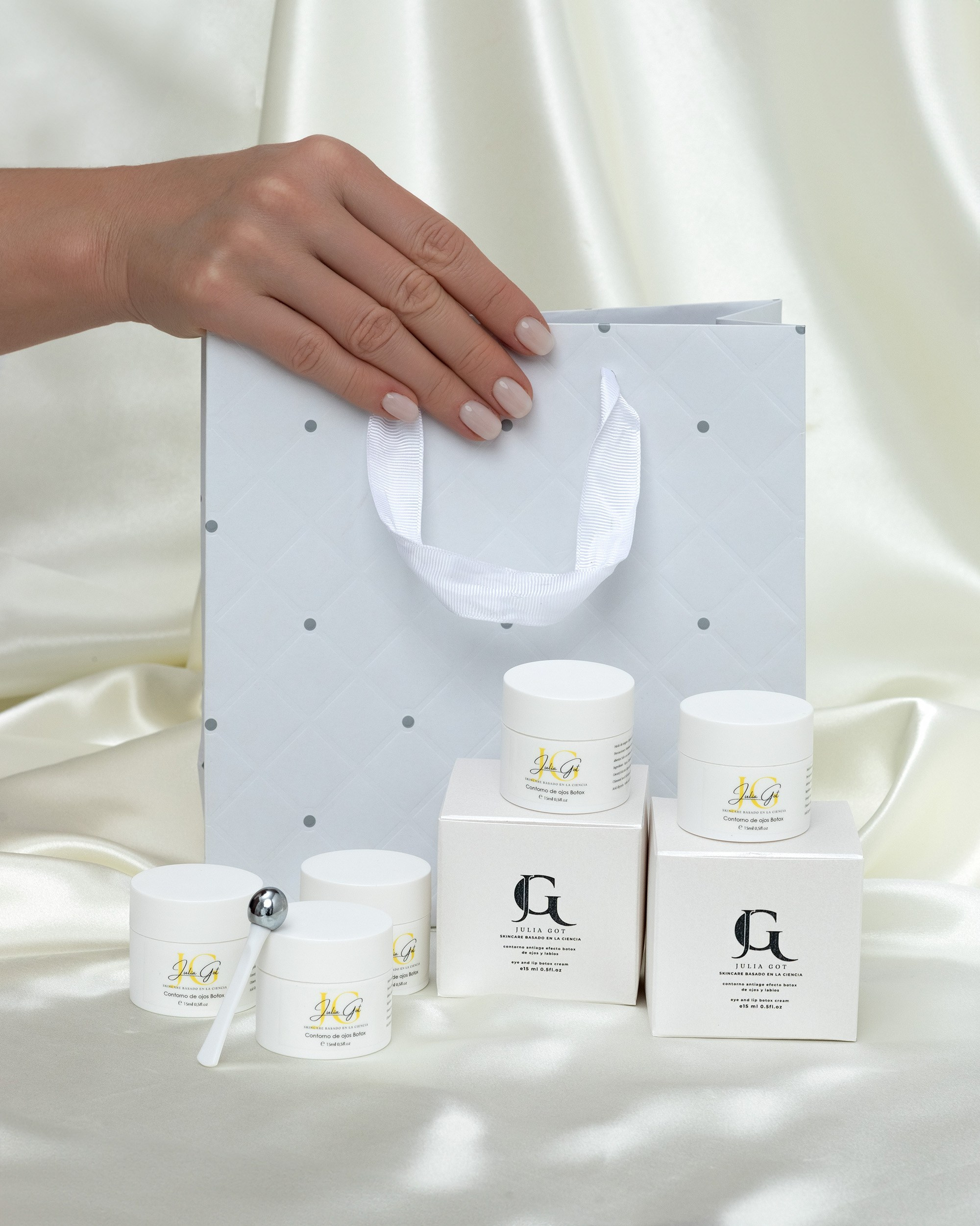 CREMAS, COSMETICA. Fotografía de Embarazo, Familia e Infantil en Almería Elena Espig