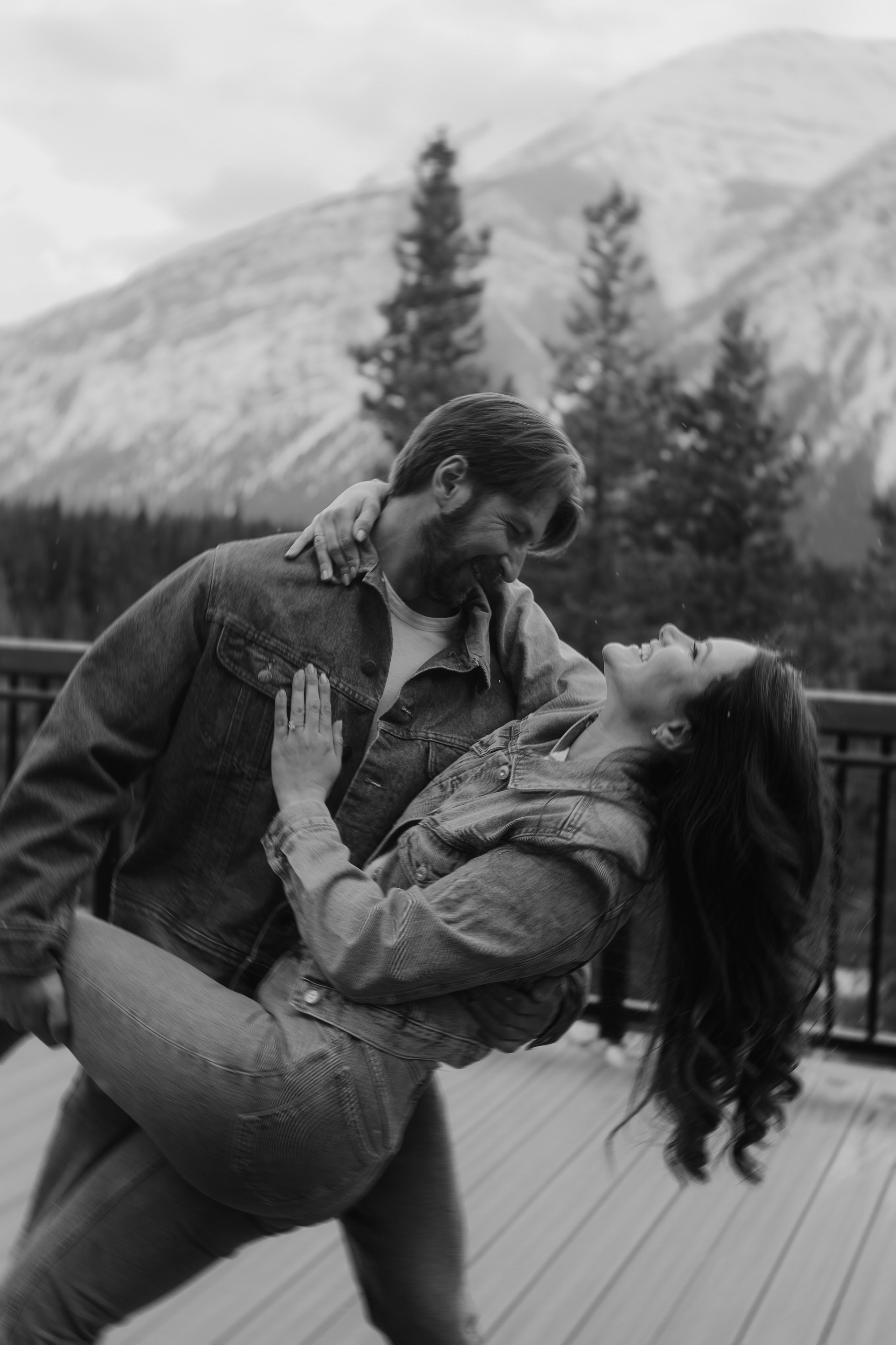 Ski engagement session. Home
