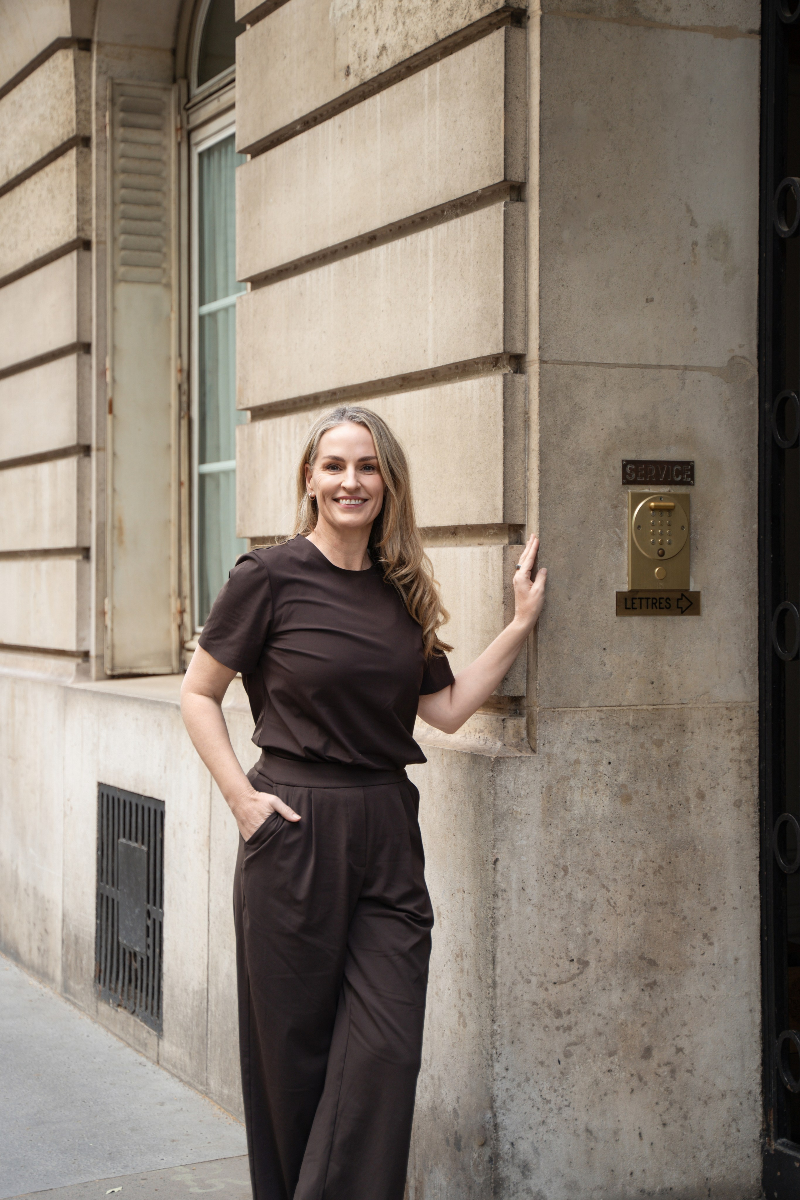 Content Nadia (2.5 hours). Photographer in Paris|Solo and groups, portraits & content, couples photo-shoot in Paris at the best locations