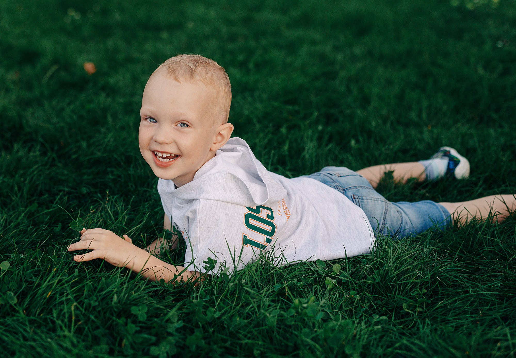 Таня, Андрей и Паша на прогулке. Семейный и свадебный фотограф в Праге Наталья Федори