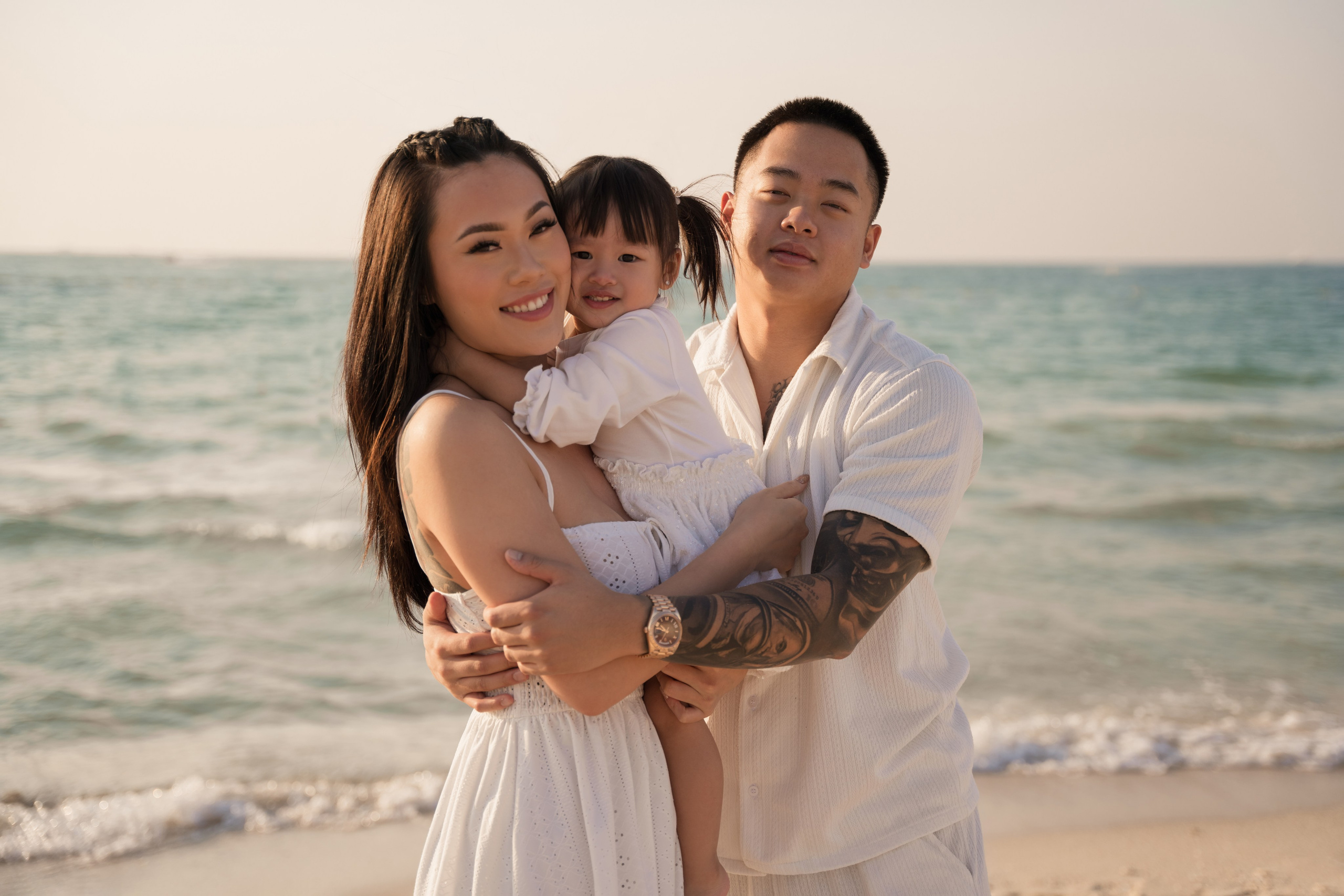 Sea breeze and giggles. Angela Iakovleva — Family Photographer in Dubai