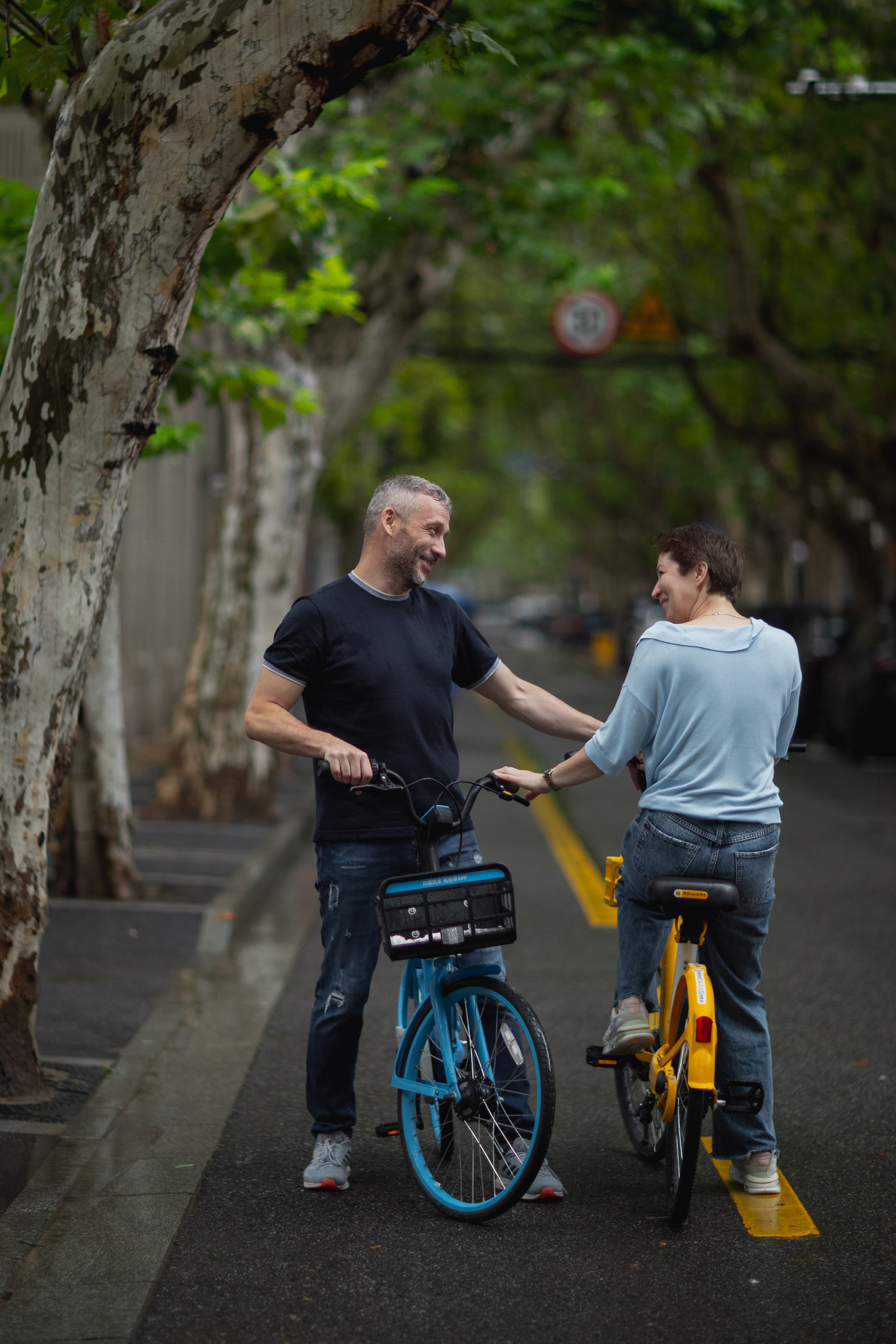 Под дождем во Французском квартале Шанхая. Фотограф в Шанхае — Лола Пидлуская