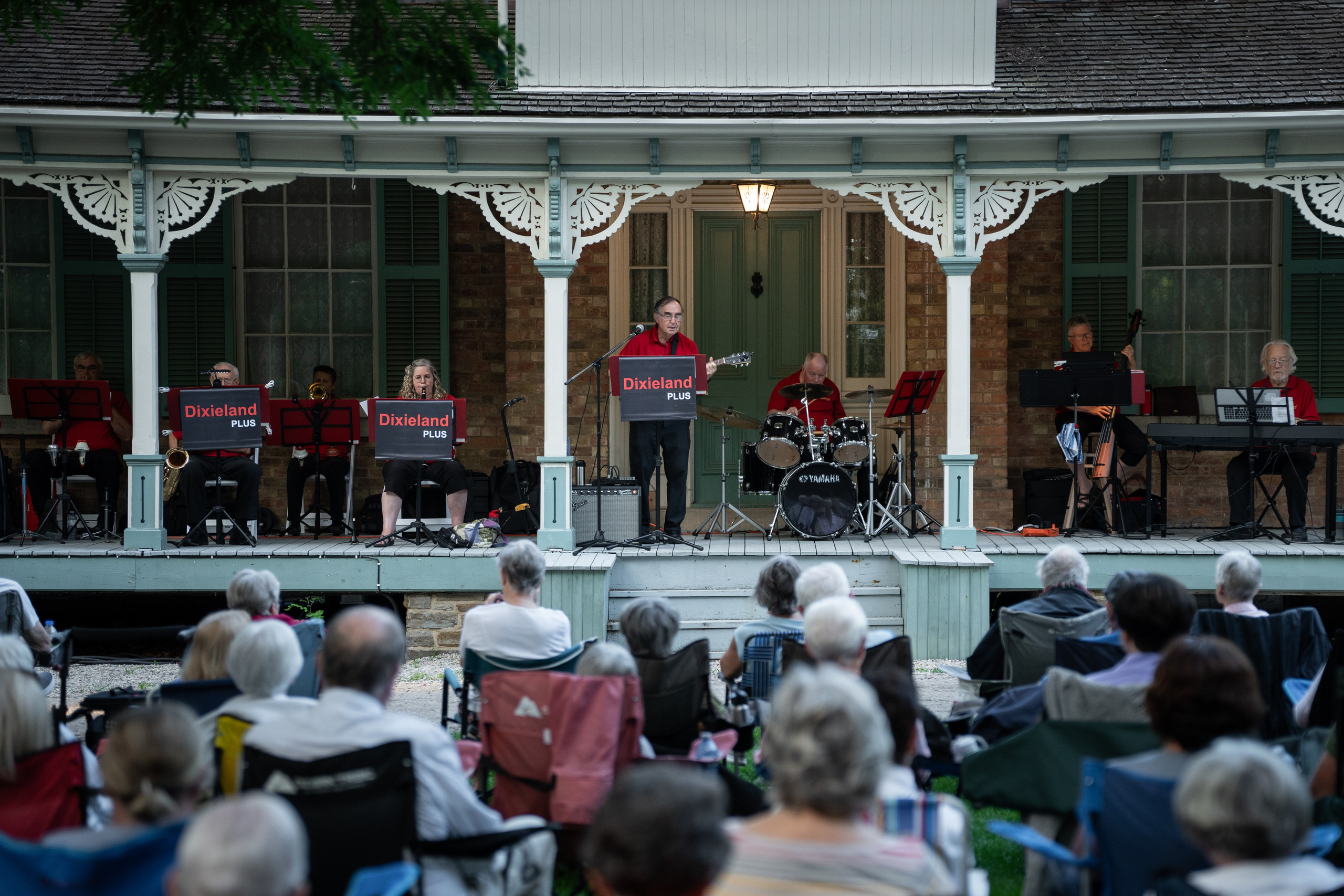 Dixieland PLUS 2026. UH Visuals