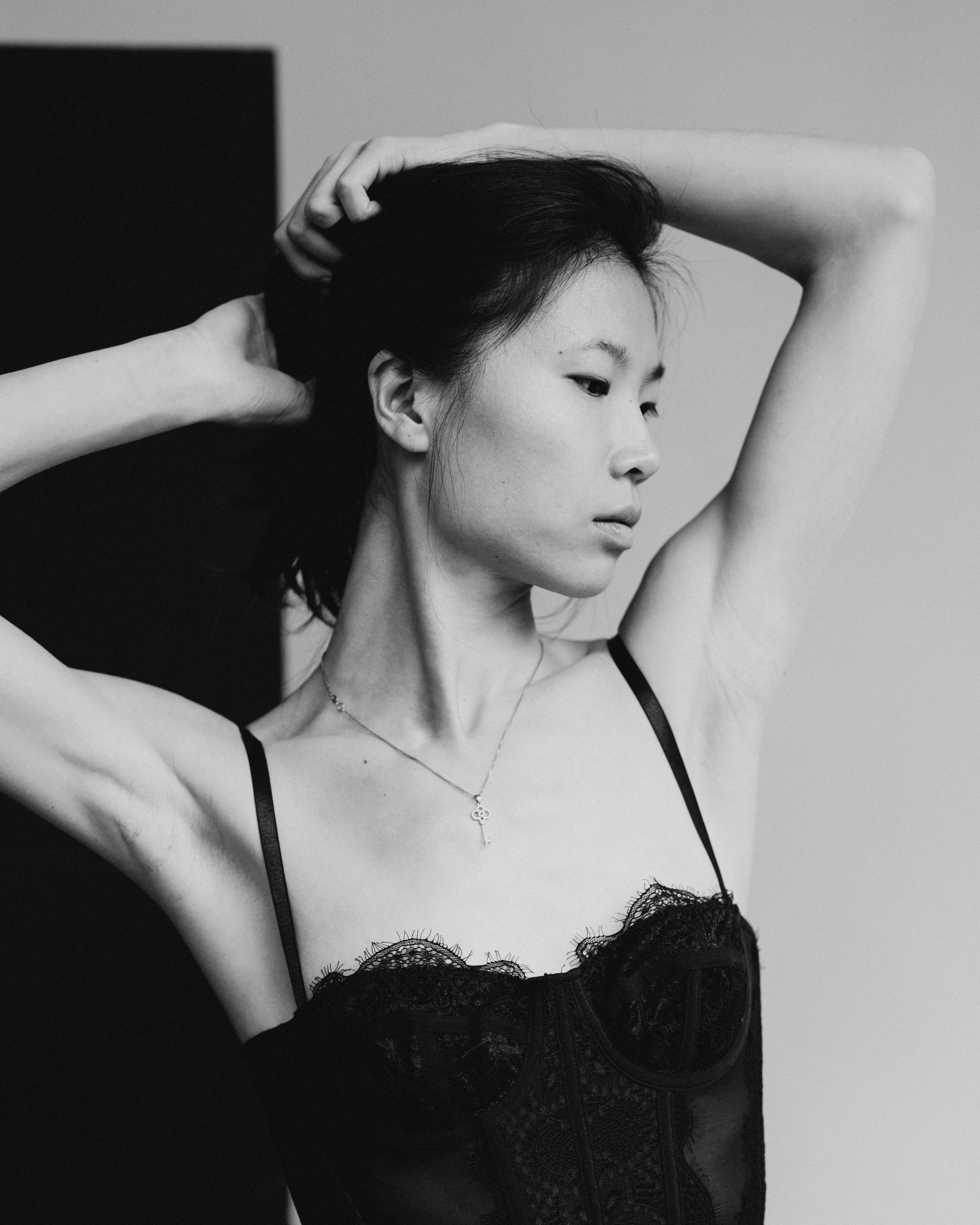 Yugi Studio. Modern maternity photographer in Long Island New York