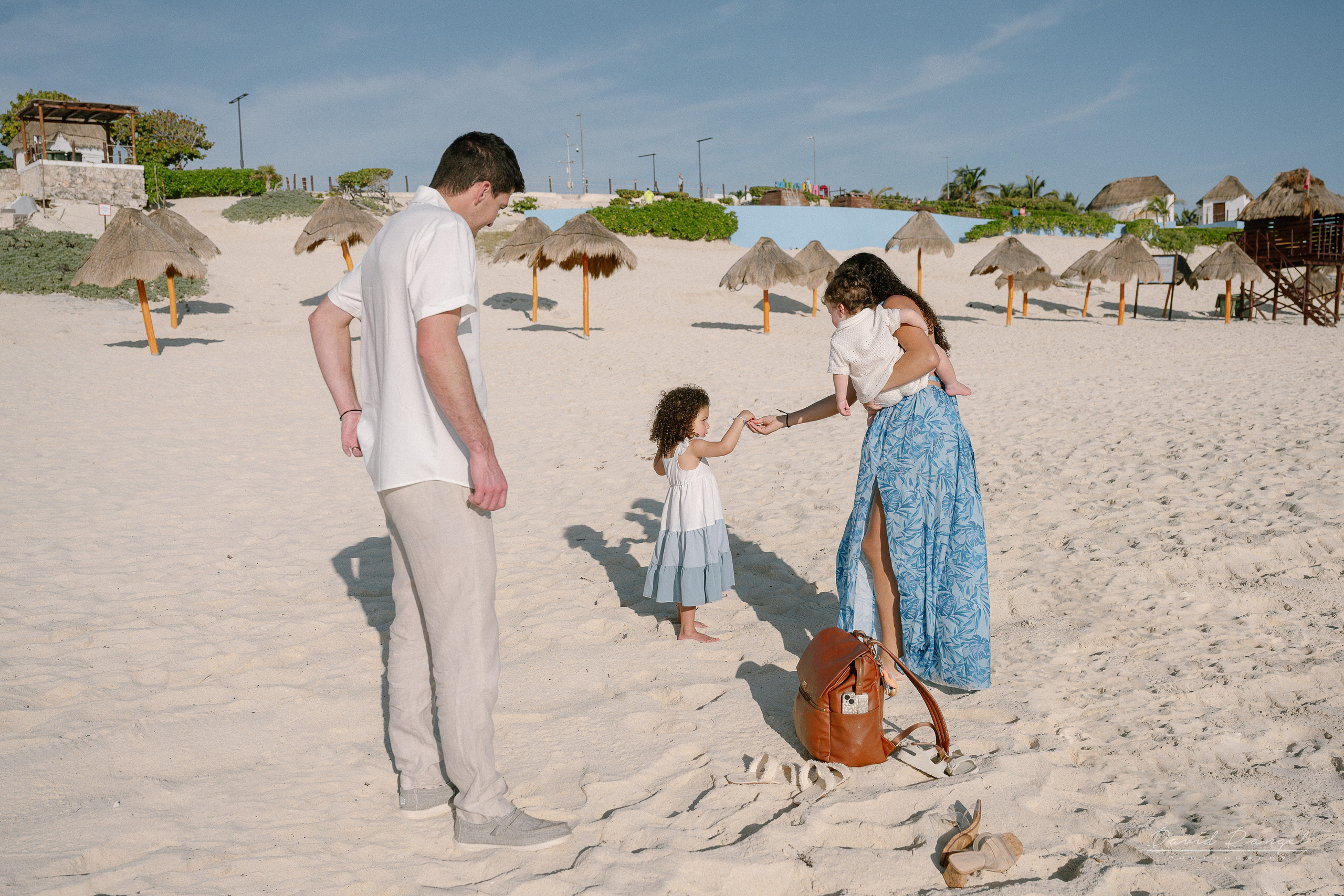 Gabi Guilliod — Family Session — Playa Delfines. Destination wedding photographer based in Cancun and Riviera Maya with service worldwide