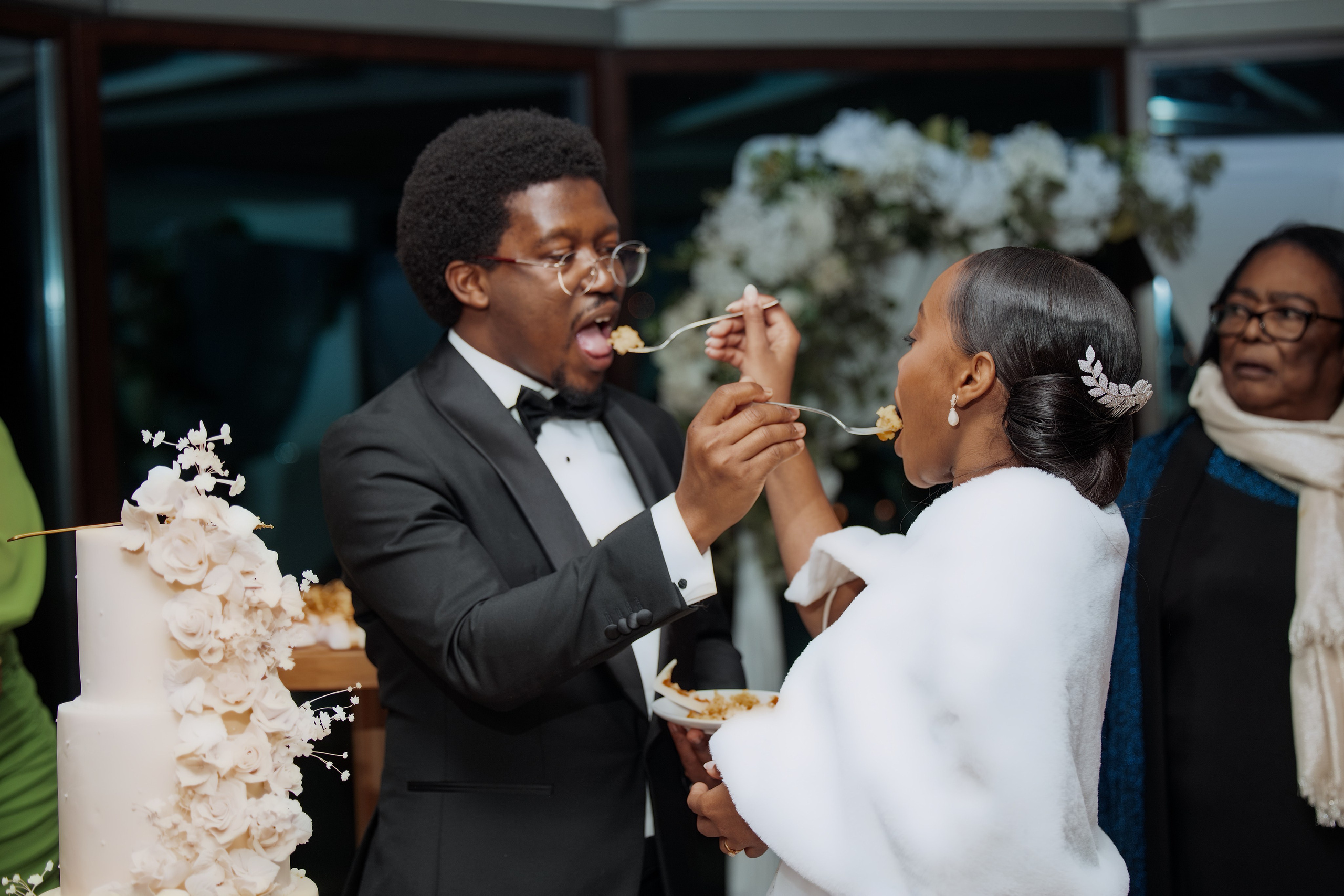 Nawik e Ethson. Fazemos o seu casamento ser lembrado por gerações