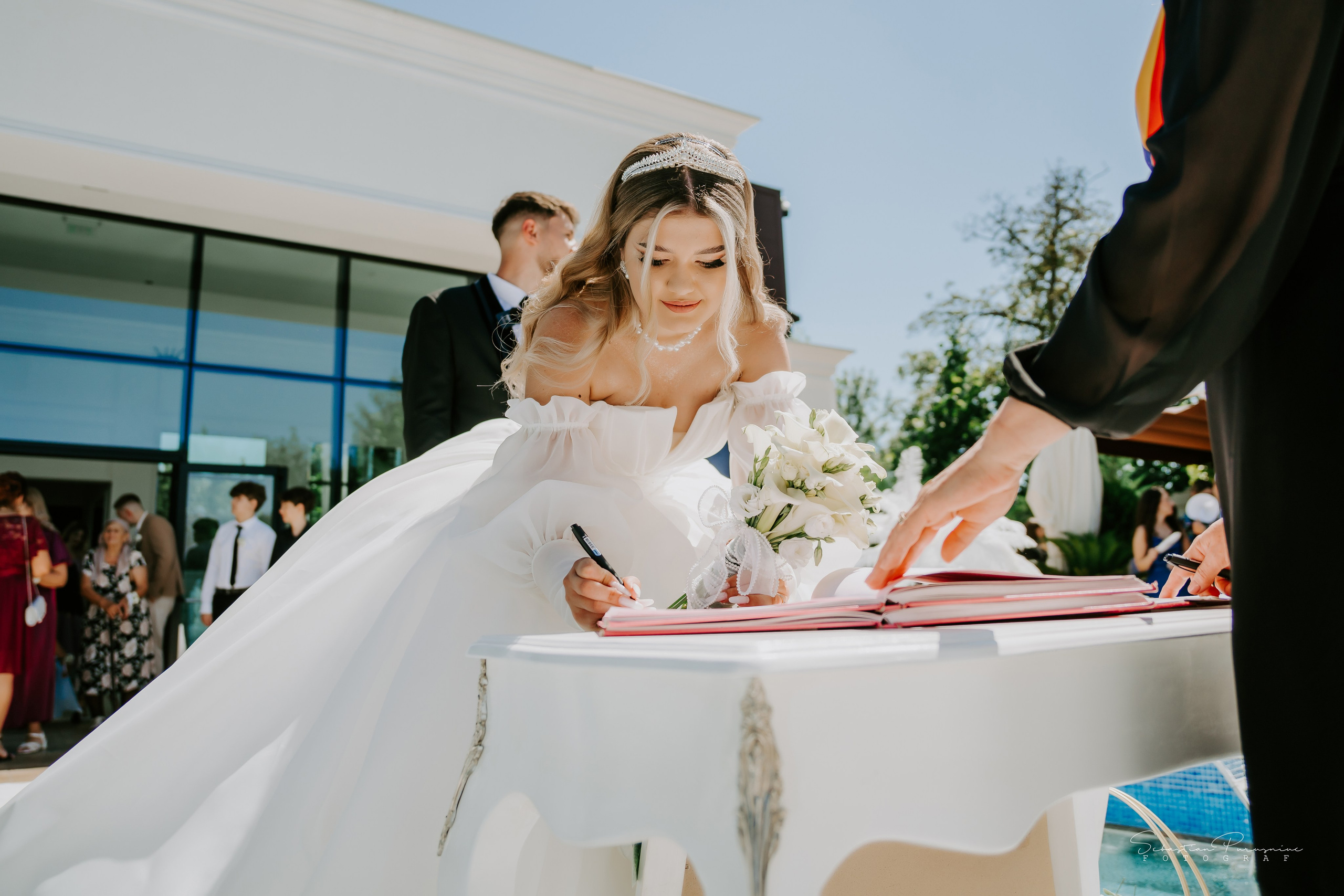 Bianca & Iulian. Sebastian Purusniuc Fotograf - Iasi