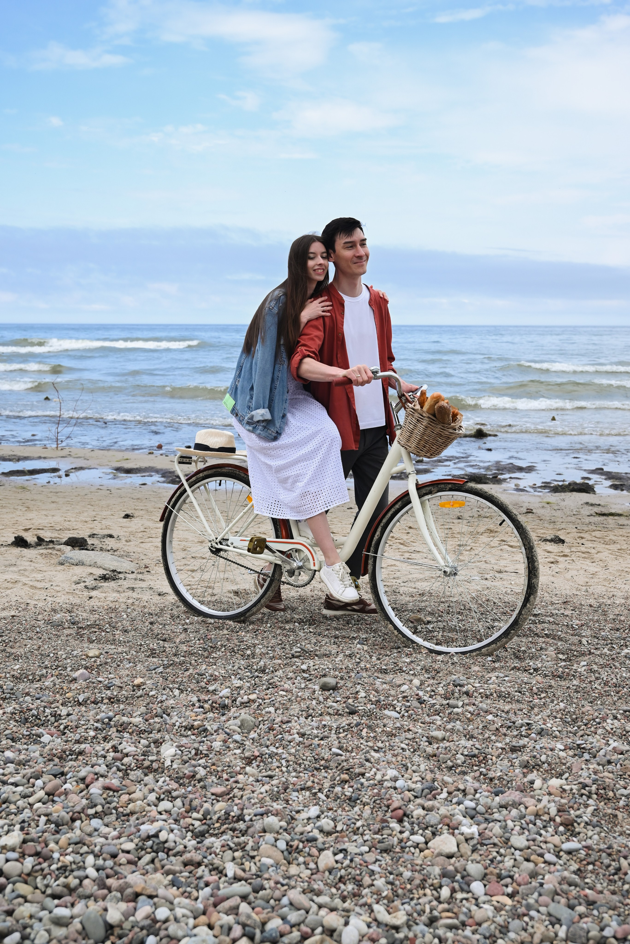 Love photography story on the riva of the see