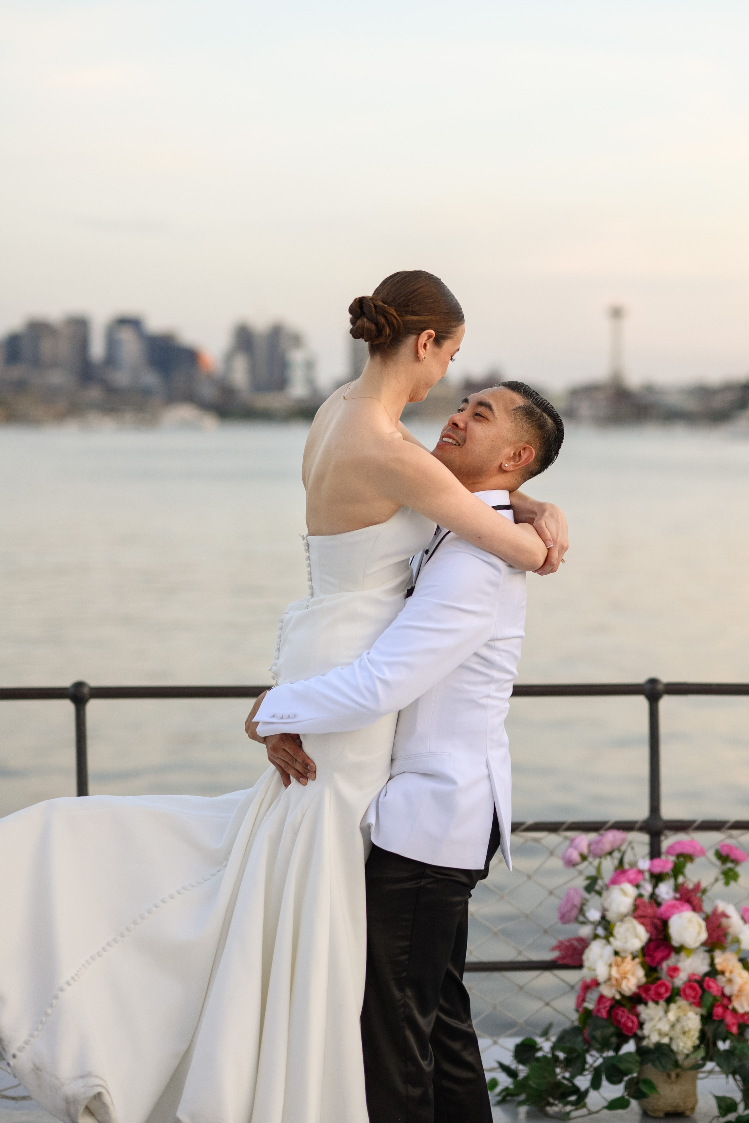 Kevin & Katie. Wedding & portrait photography in the Seattle Area. Helen Michelle photographer