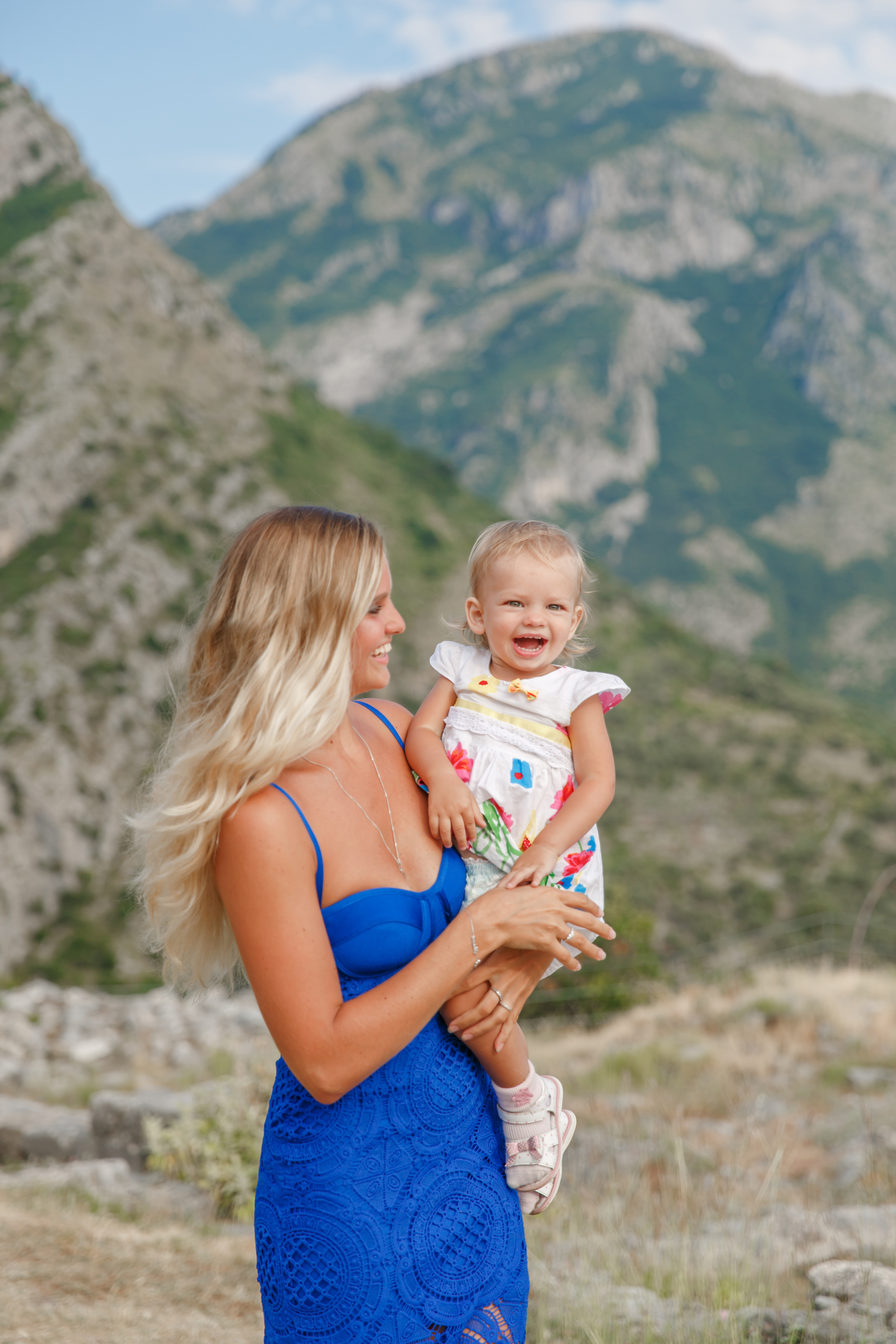 Семейная фотосессия в Черногории в старом городе Будвы