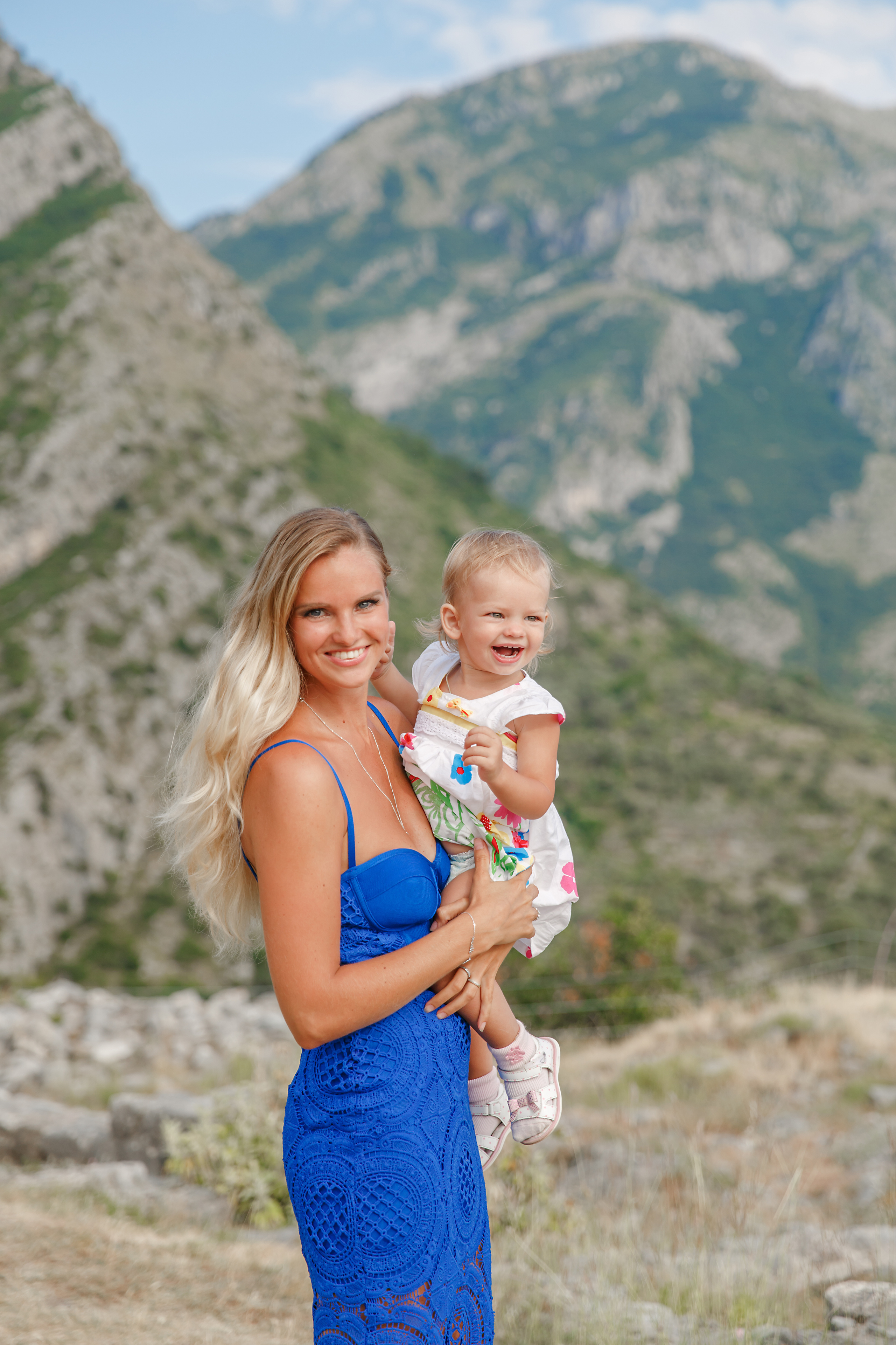 Семейная фотосессия в Черногории в старом городе Будвы