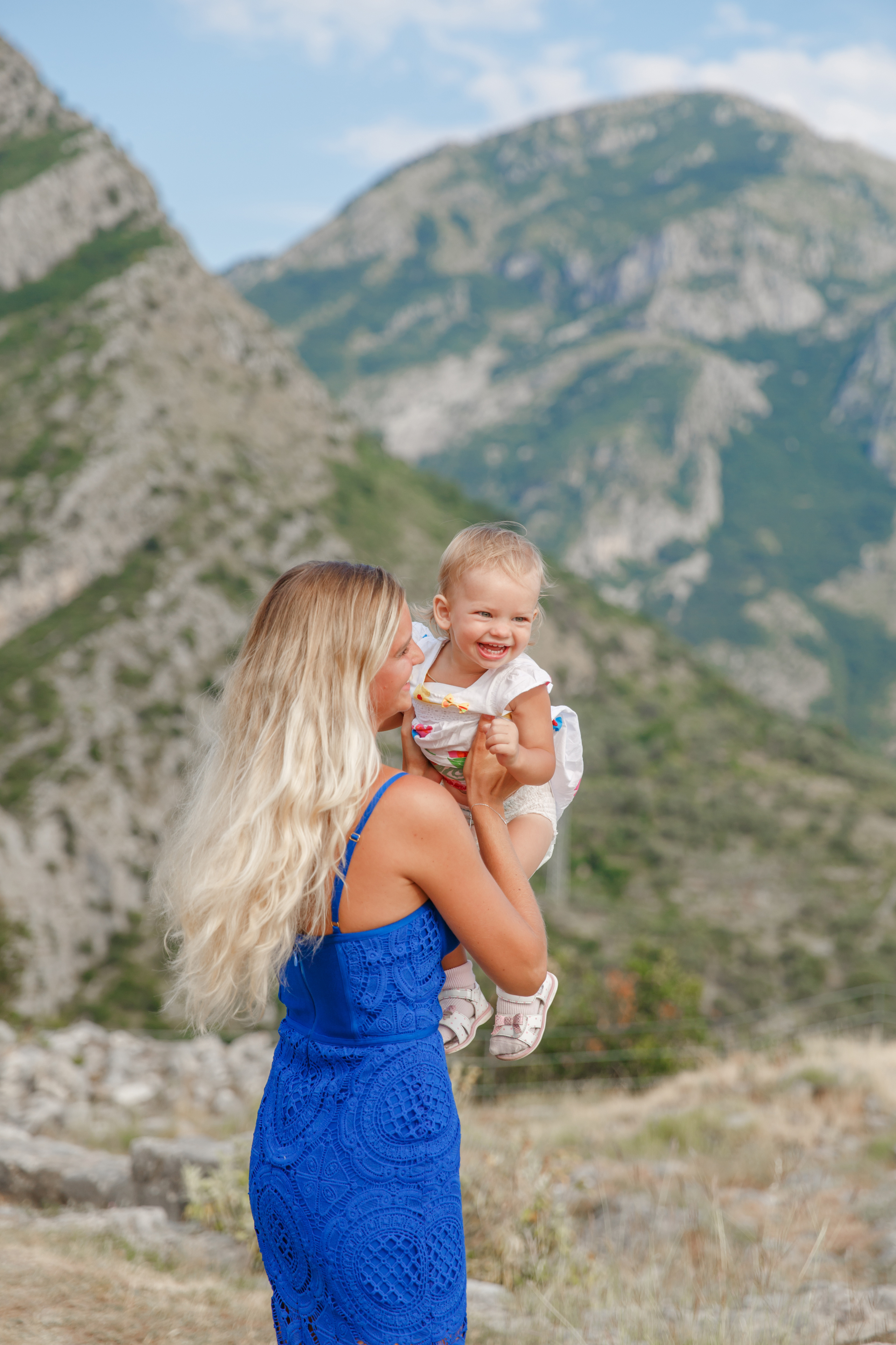 Семейная фотосессия в Черногории в старом городе Будвы