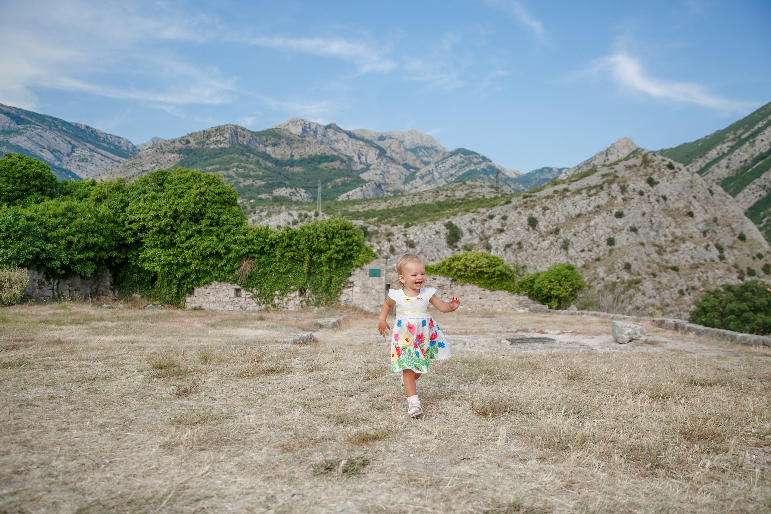 Семейная фотосессия в Черногории в старом городе Будвы