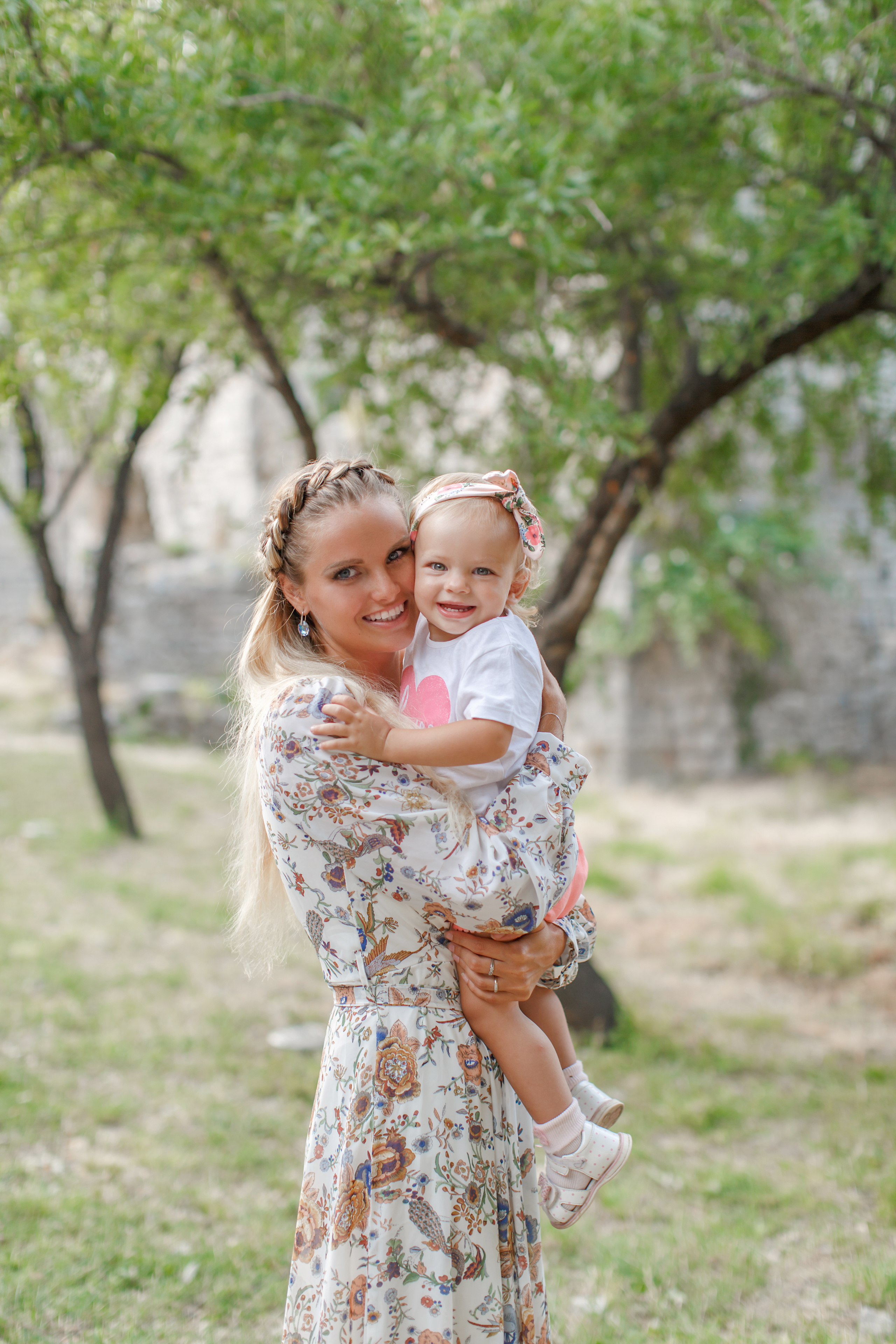 Семейная фотосессия в Черногории в старом городе Будвы