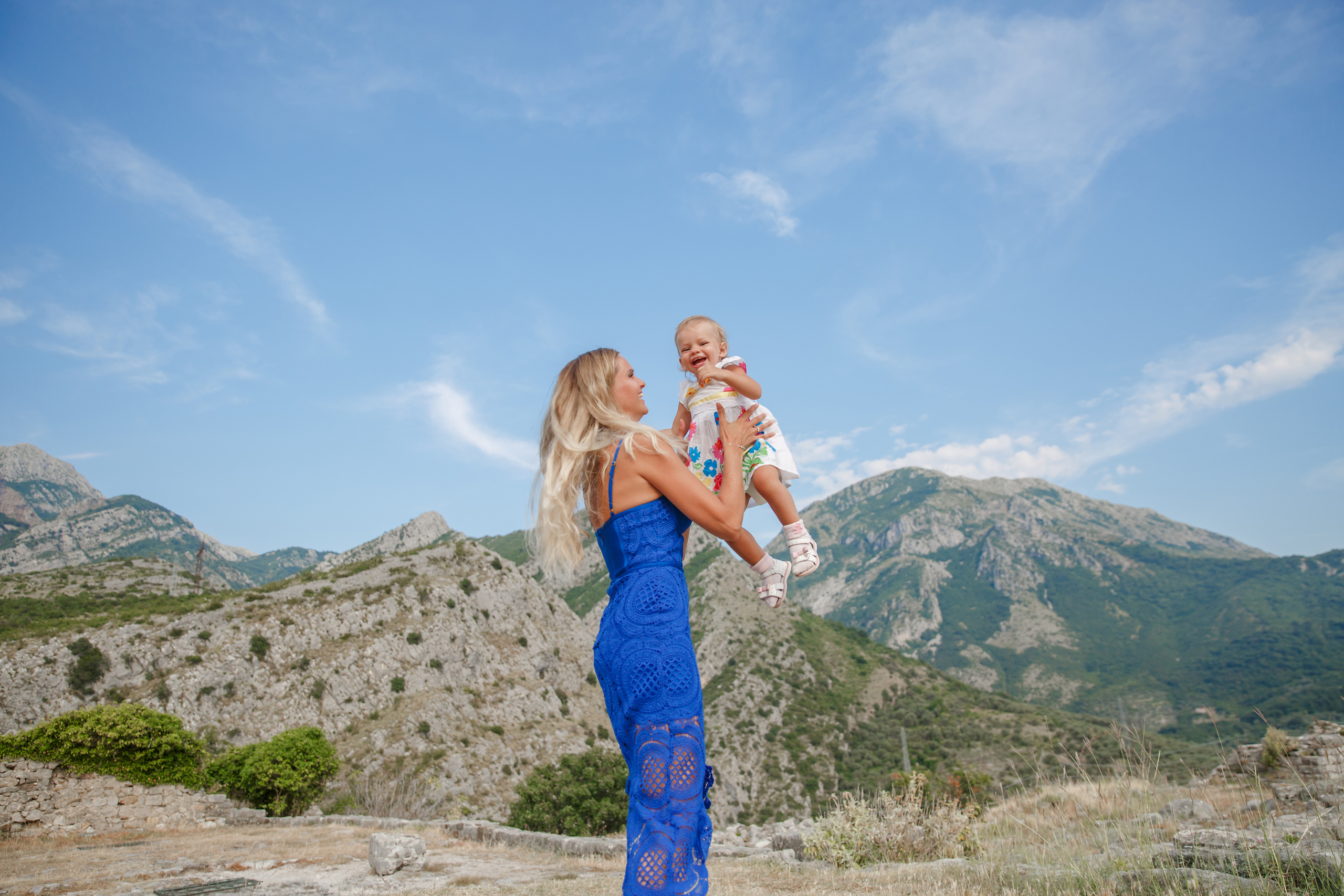 Семейная фотосессия в Черногории в старом городе Будвы