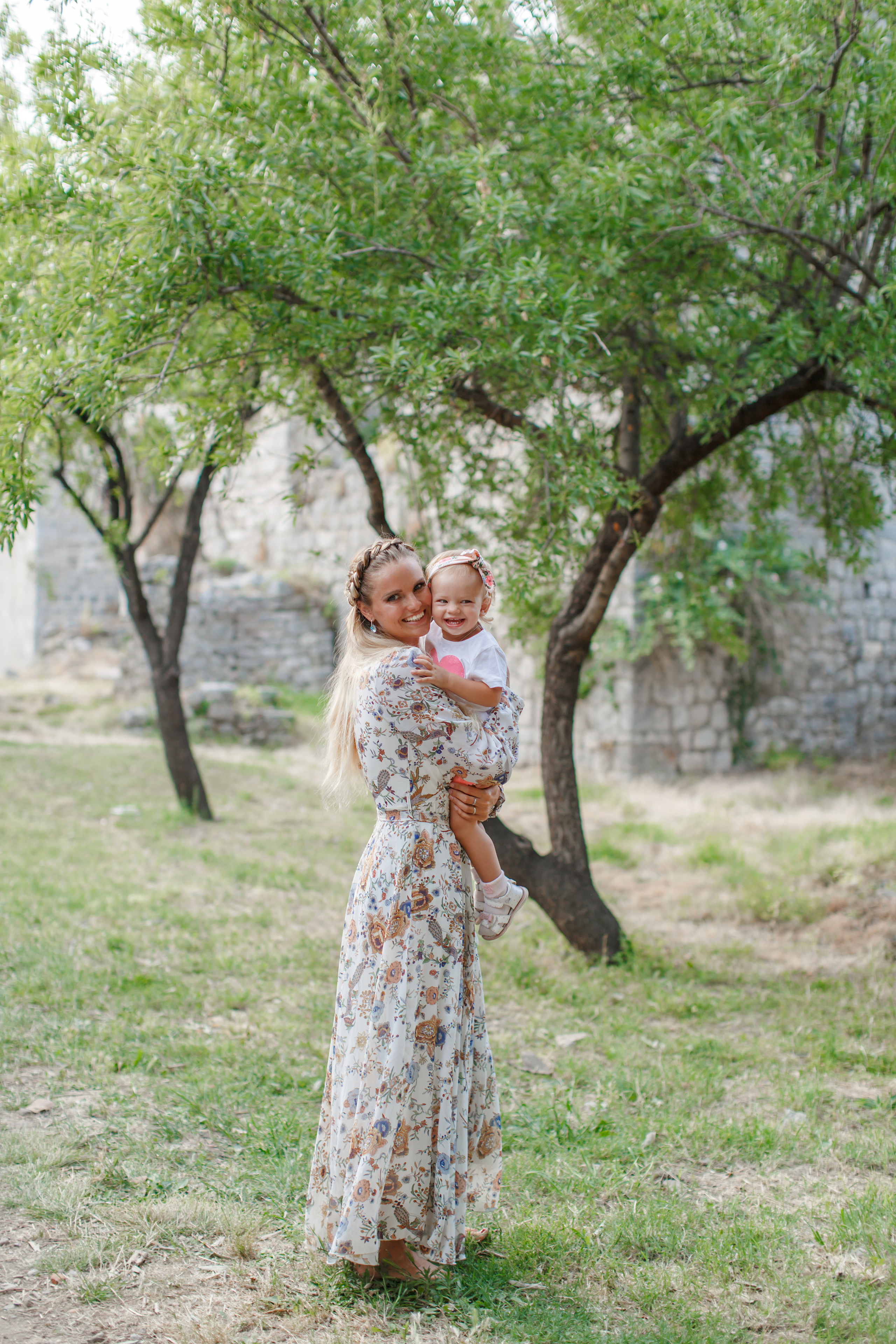 Семейная фотосессия в Черногории в старом городе Будвы