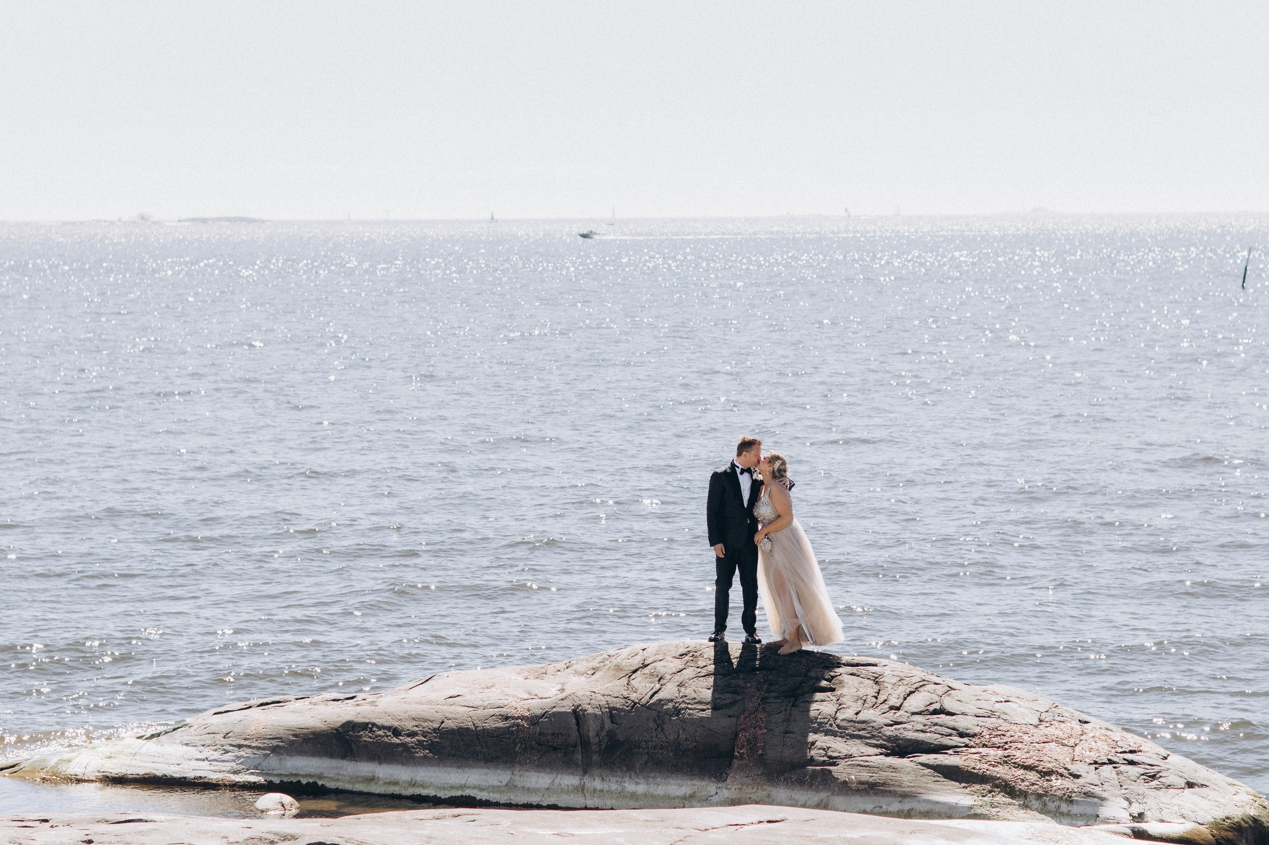 Hinnasto. Valokuvausta Helsingissä, Uudella Maalla ja muualla Suomessa. Olen valokuvaaja, joka kuvaa hääkuvia ja tapahtumia