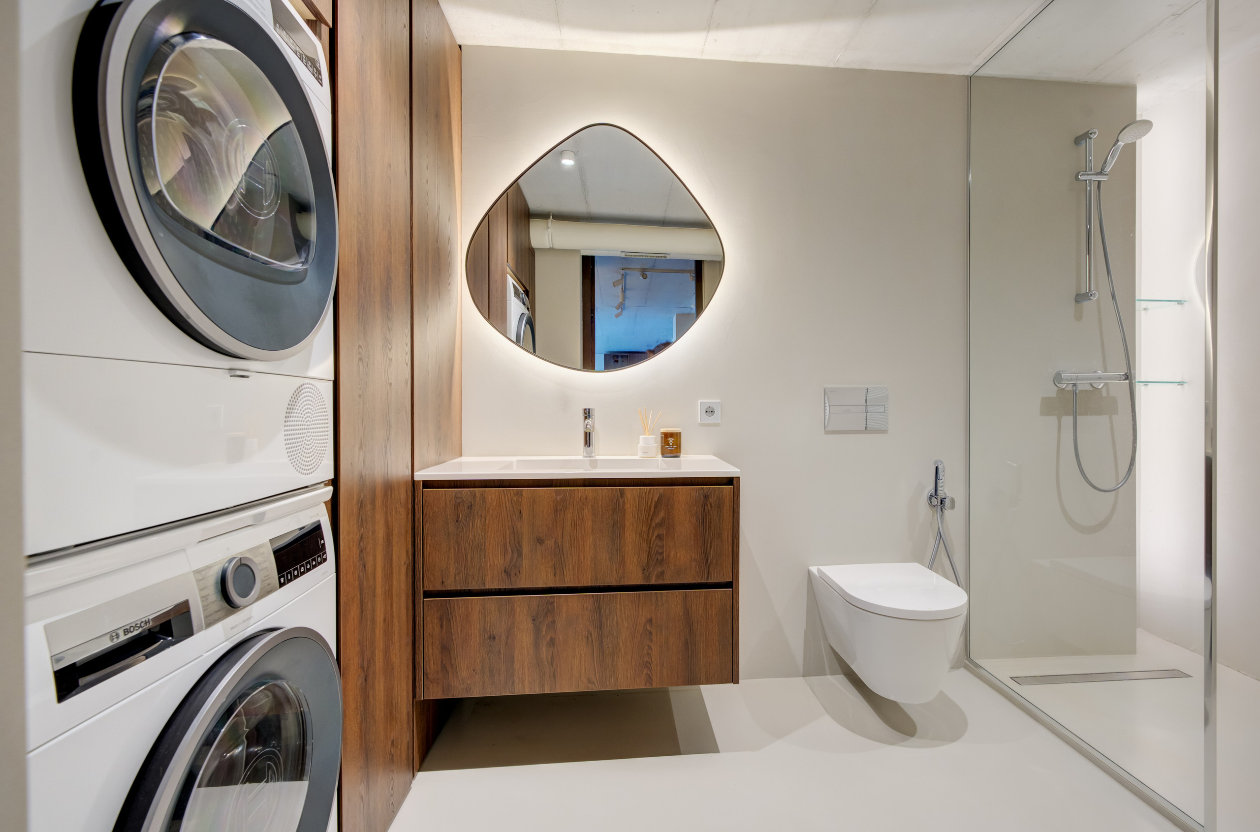 Kauno g. 32B. Elina Sapiega fotografė Vilniuje