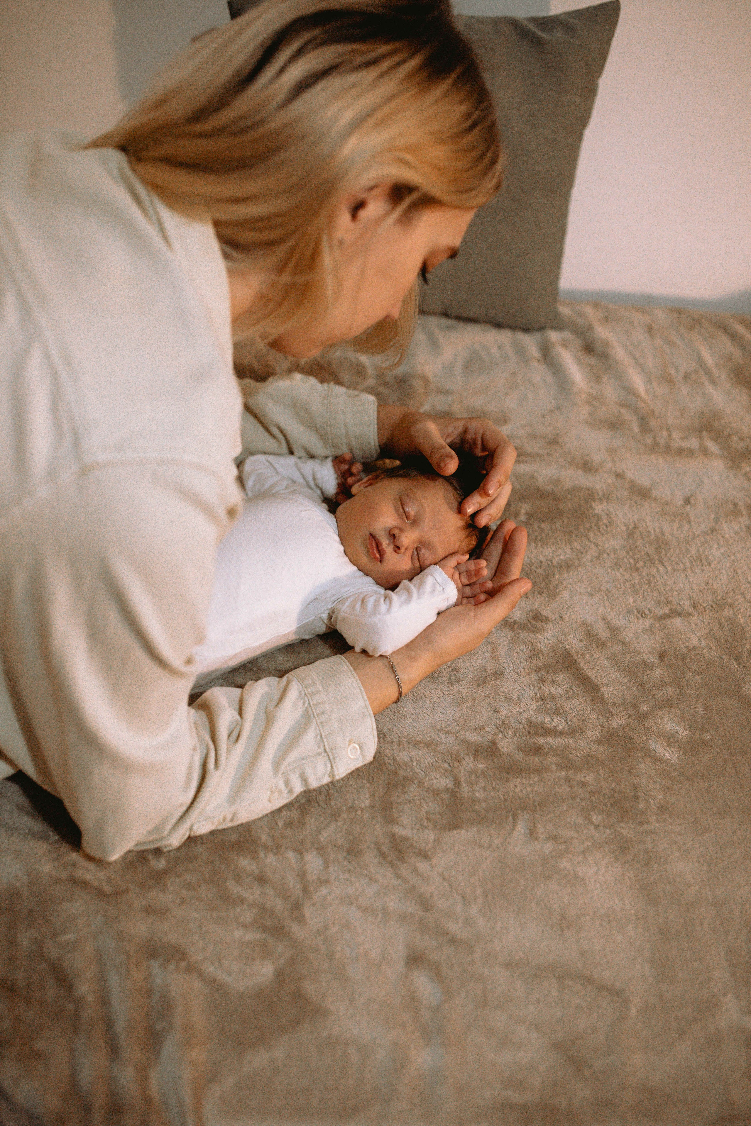 HOME PHOTOSESSION NEWBORN. Https://shi-photo.com/